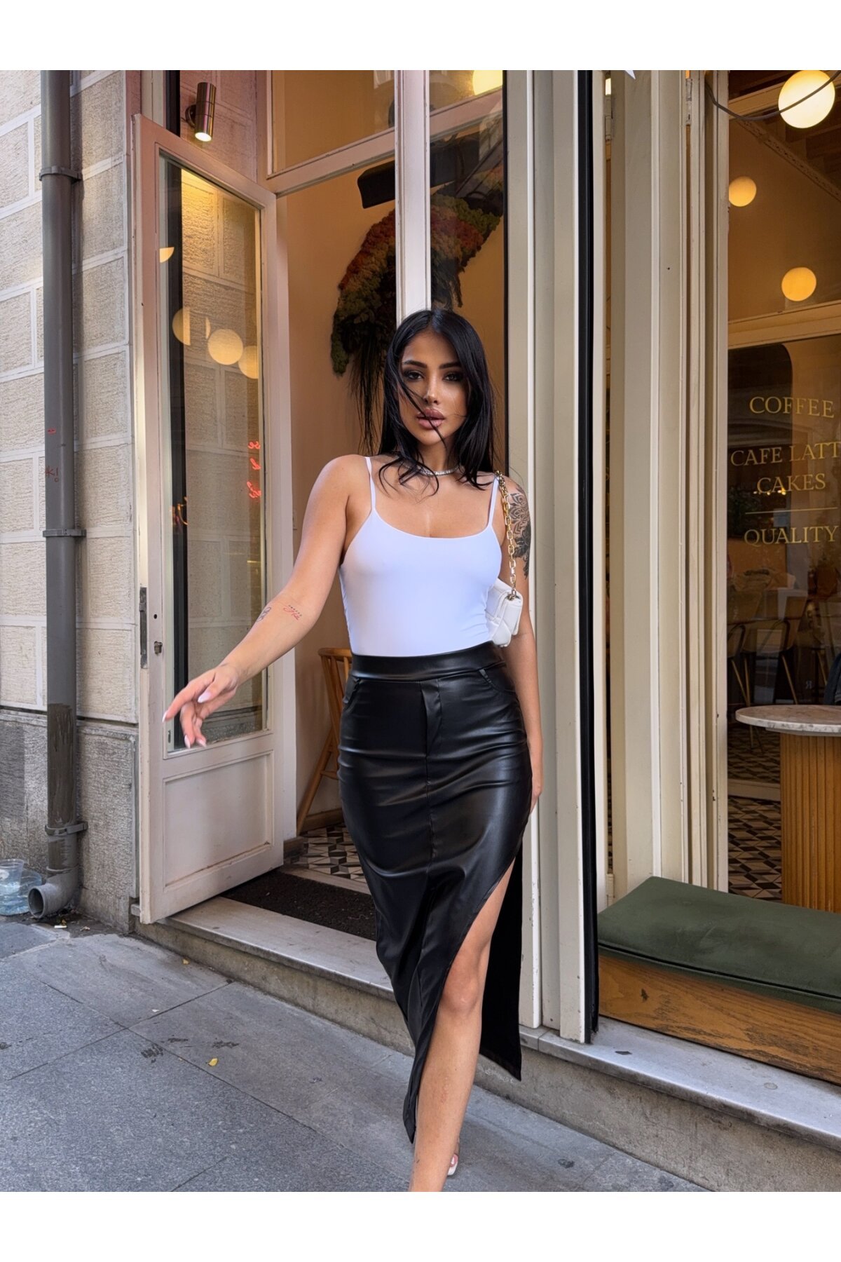 Yırtmaç Detay Deri Etek