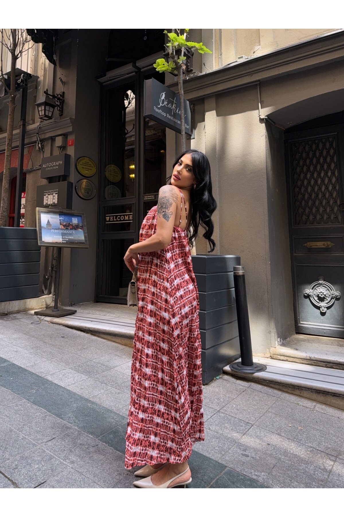 Askılı Yakası Halka Detay Maxi Elbise