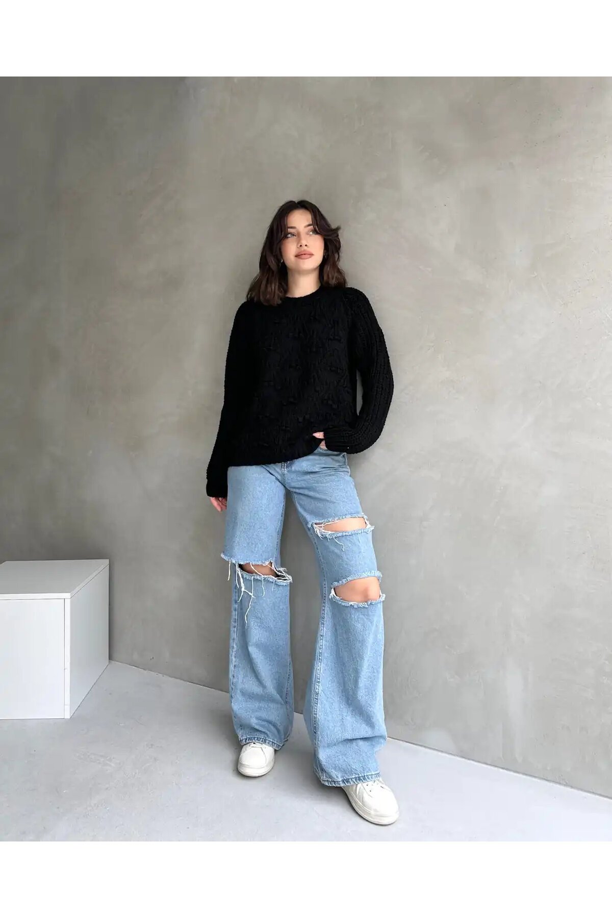 Bisiklet Yaka Bürümcük Detaylı Triko Kazak Siyah