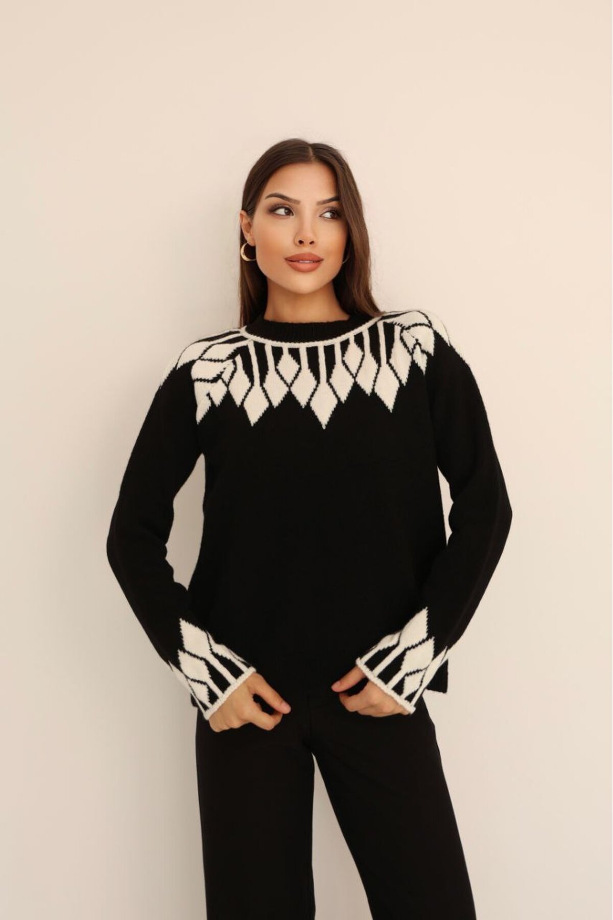 Bisiklet Yaka Desenli Triko Kazak Siyah