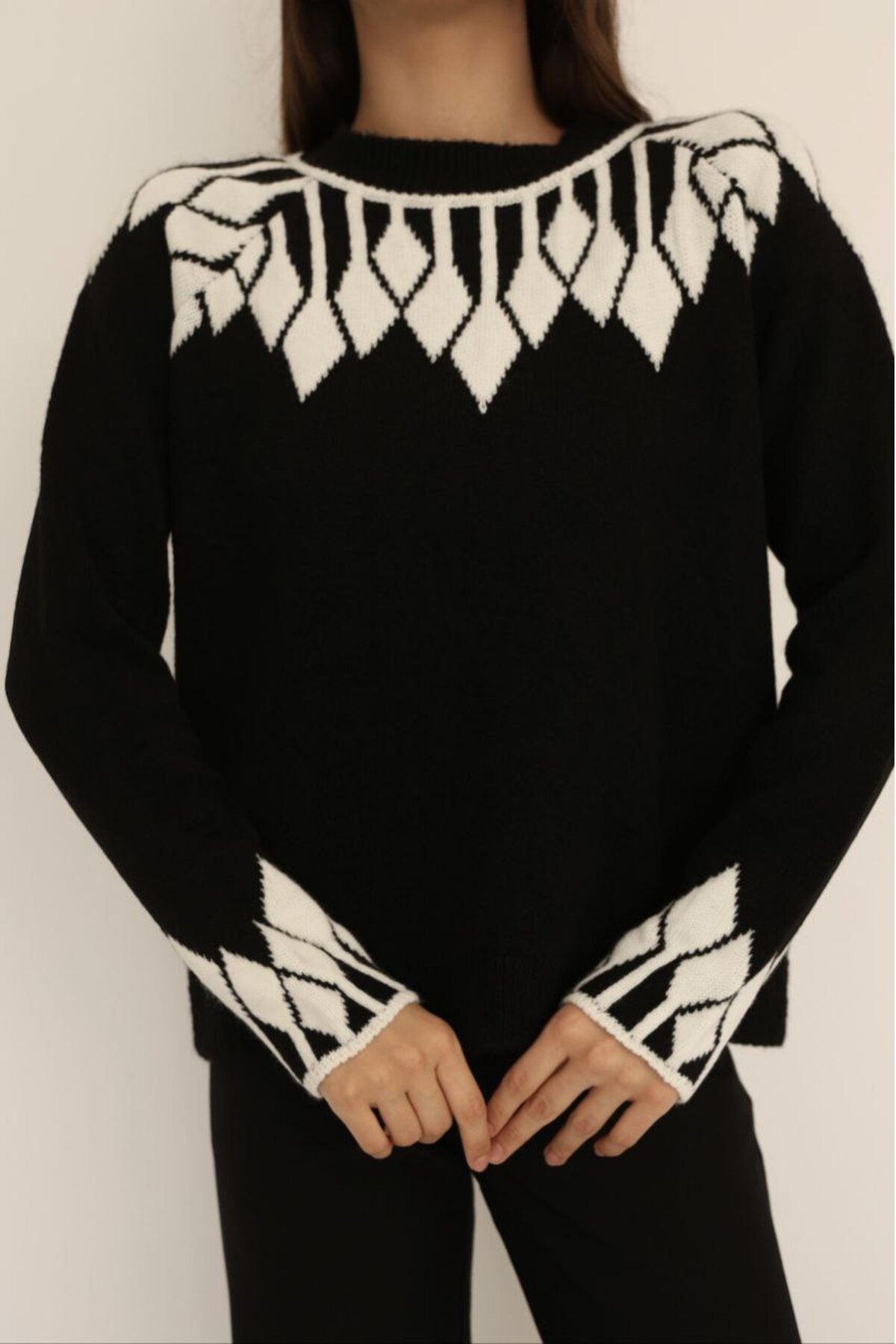 Bisiklet Yaka Desenli Triko Kazak Siyah