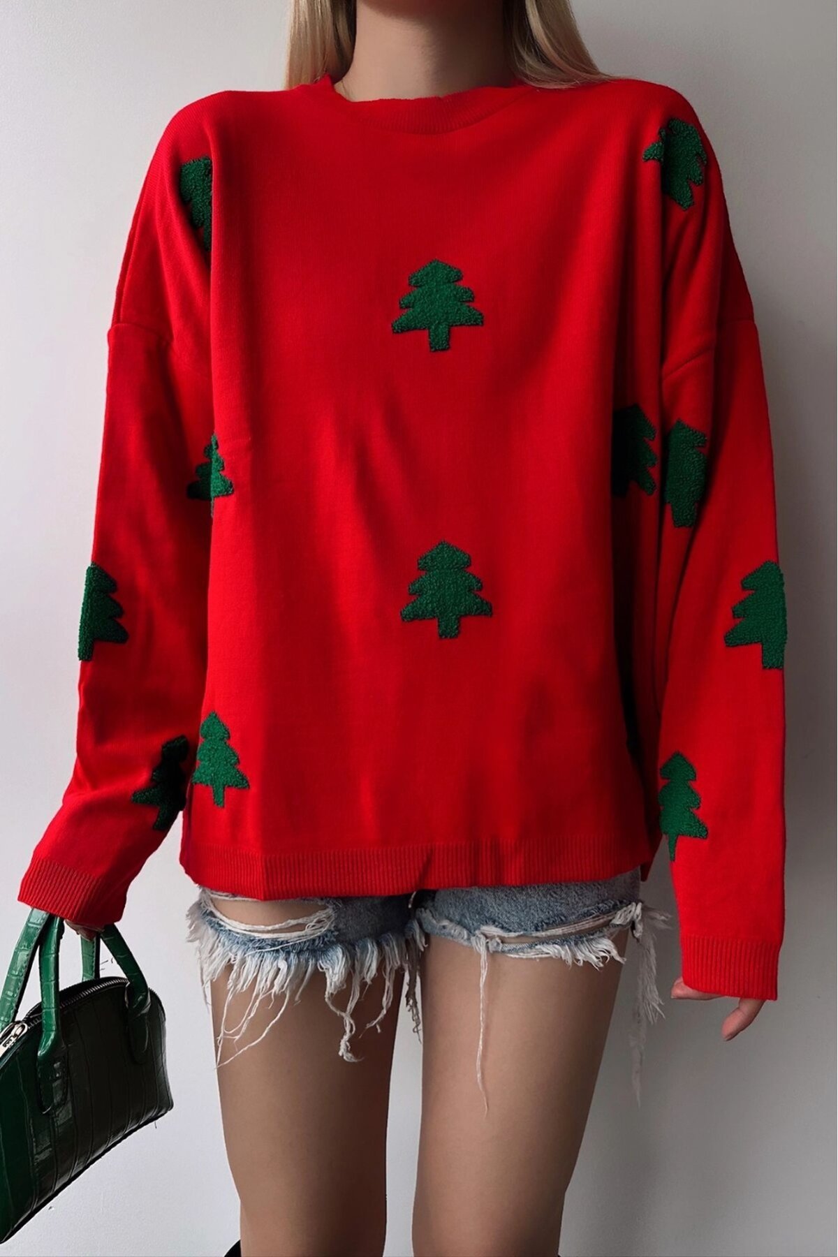 Çam Ağacı Nakışlı Kırmızı Triko Kazak