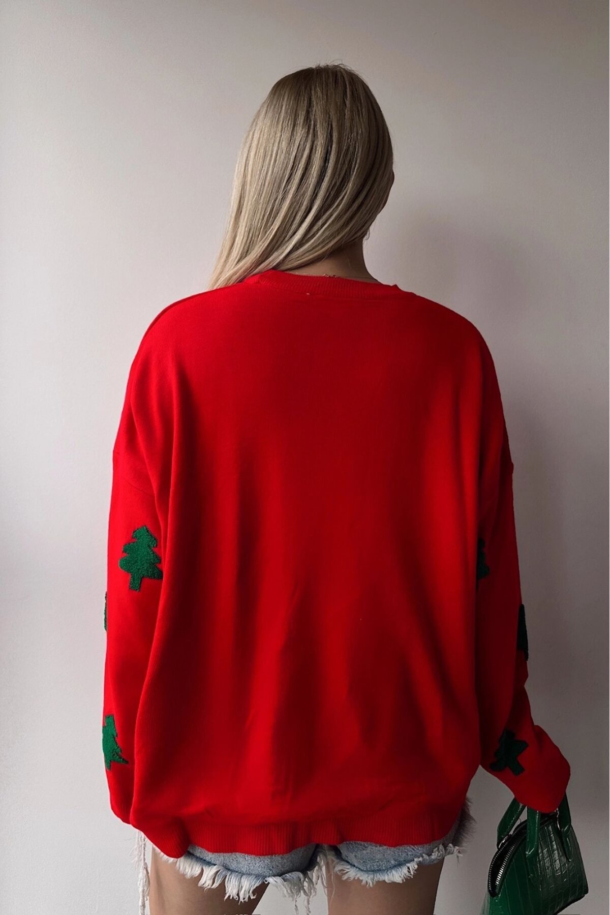 Çam Ağacı Nakışlı Kırmızı Triko Kazak