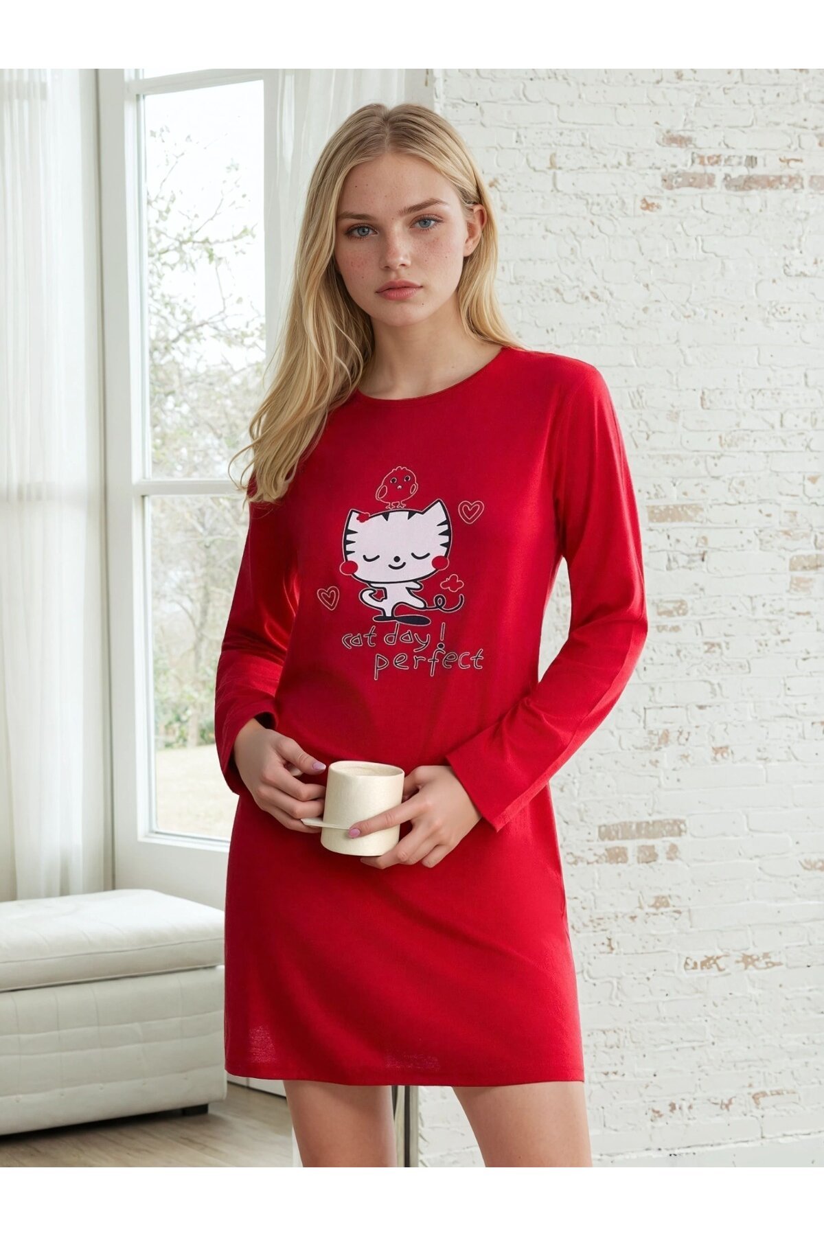 Cat Day Baskılı Kırmızı Kadın Gecelik