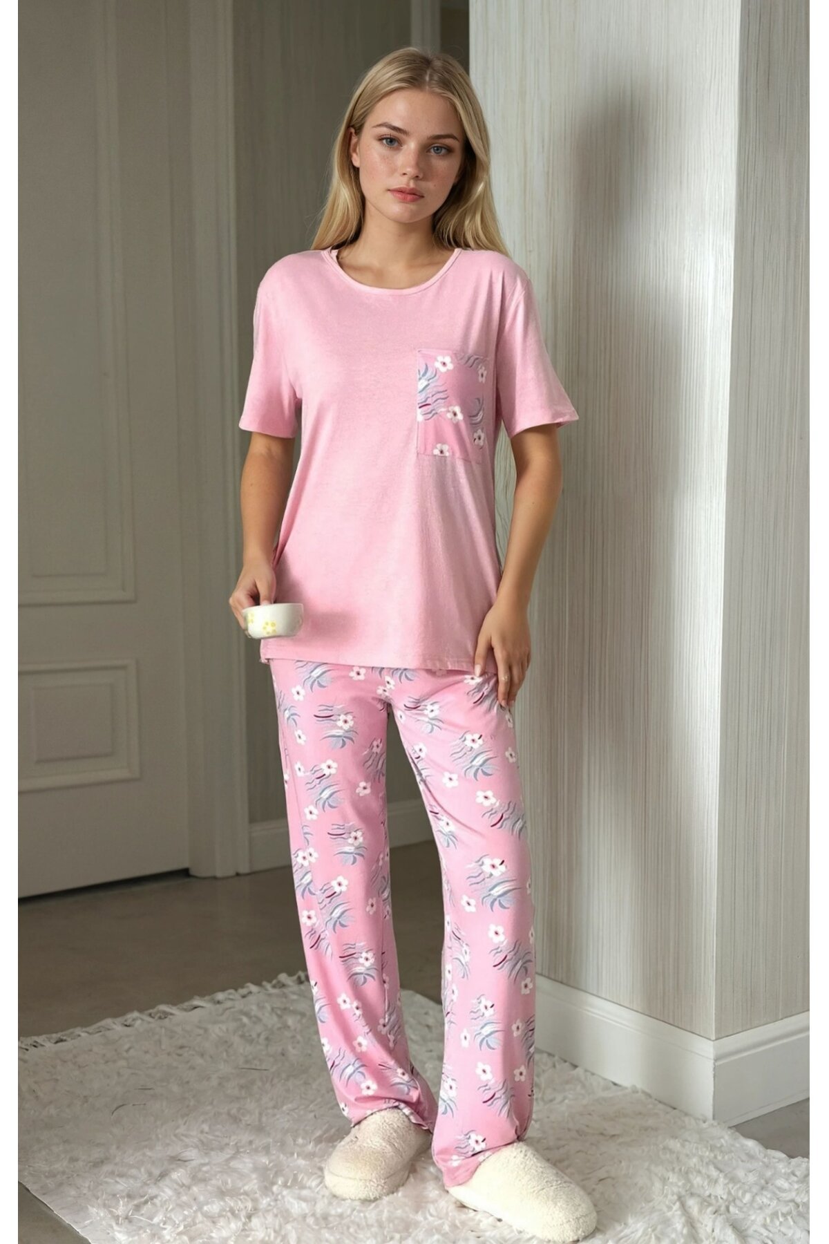 Çiçek Desenli Kısa Kol Pembe Pijama Takımı