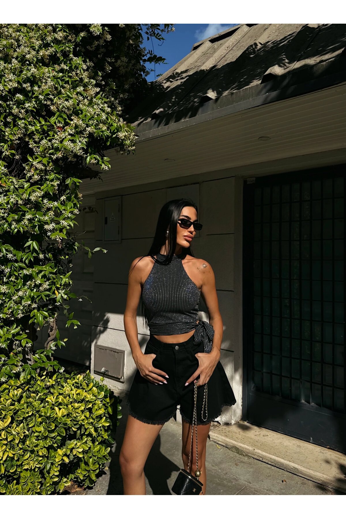 Çizgili Beli Kuşak Detaylı Halter Bluz