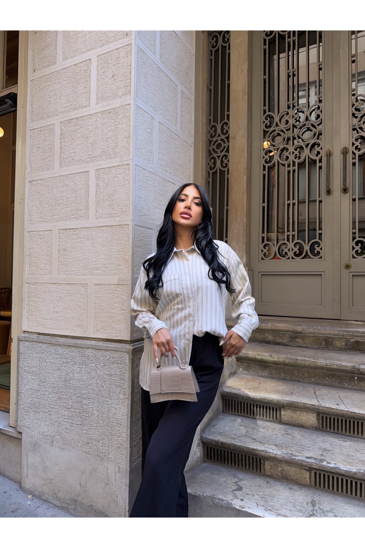 Çizgili Tek Cep Detay Gömlek