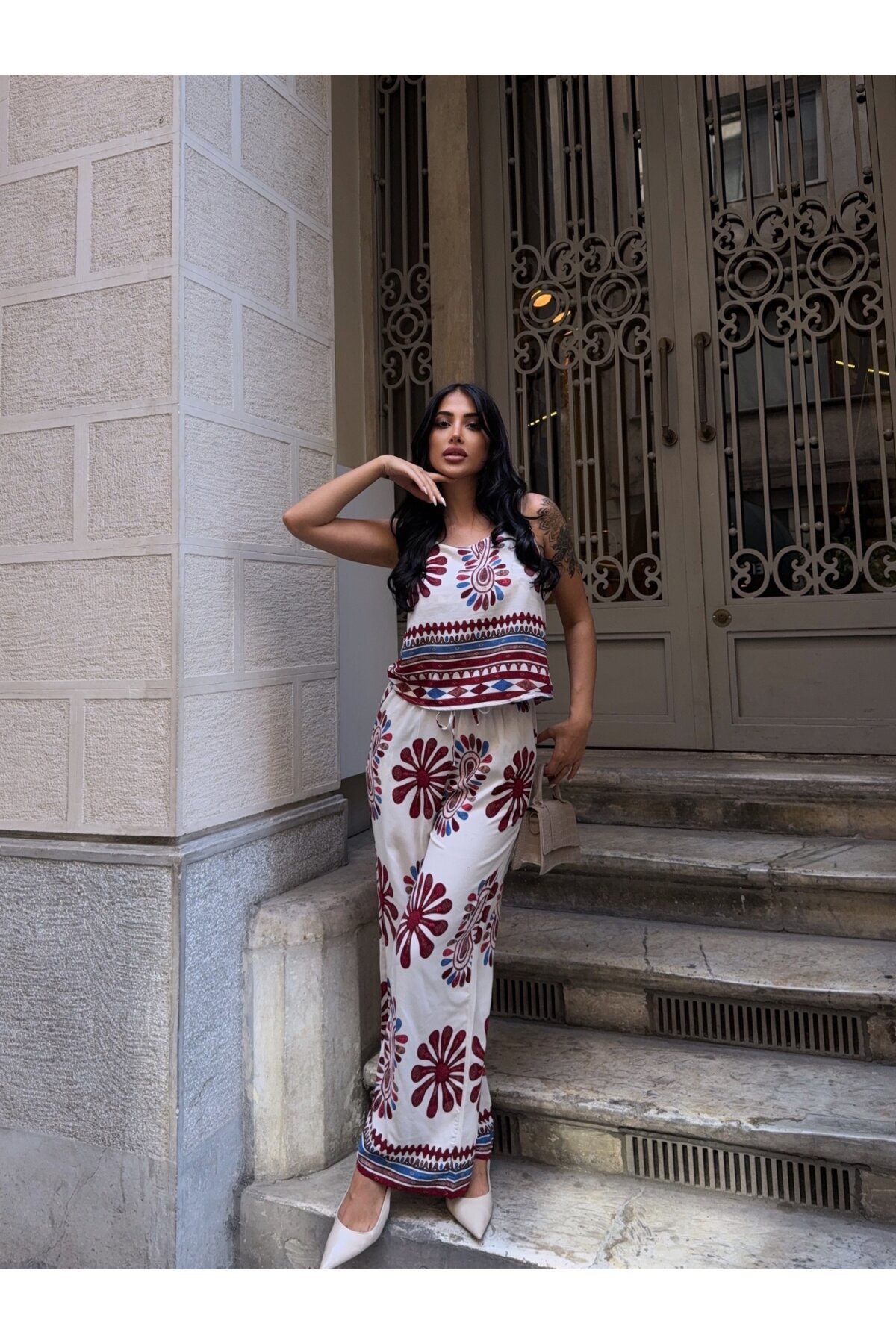 Desenli Kolsuz Üst ve Pantalon Takım Bordo