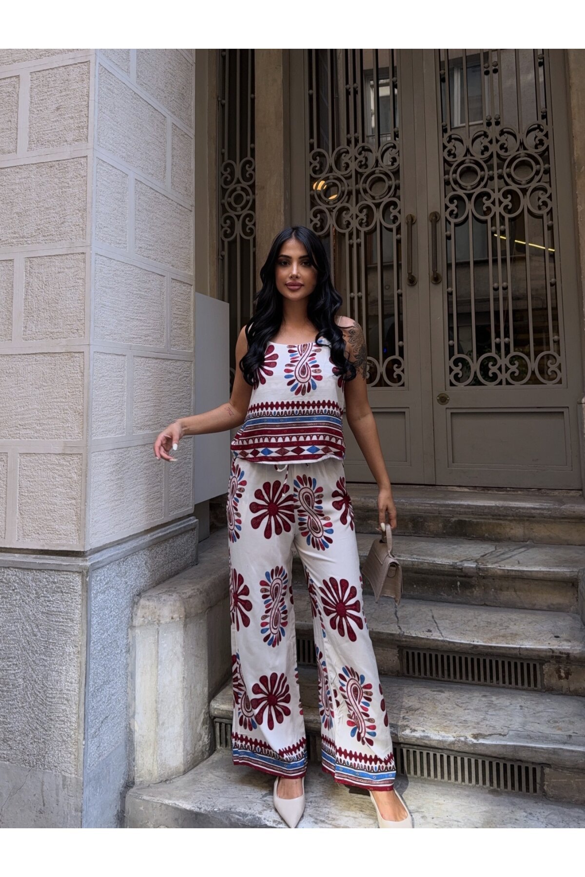 Desenli Kolsuz Üst ve Pantalon Takım Bordo