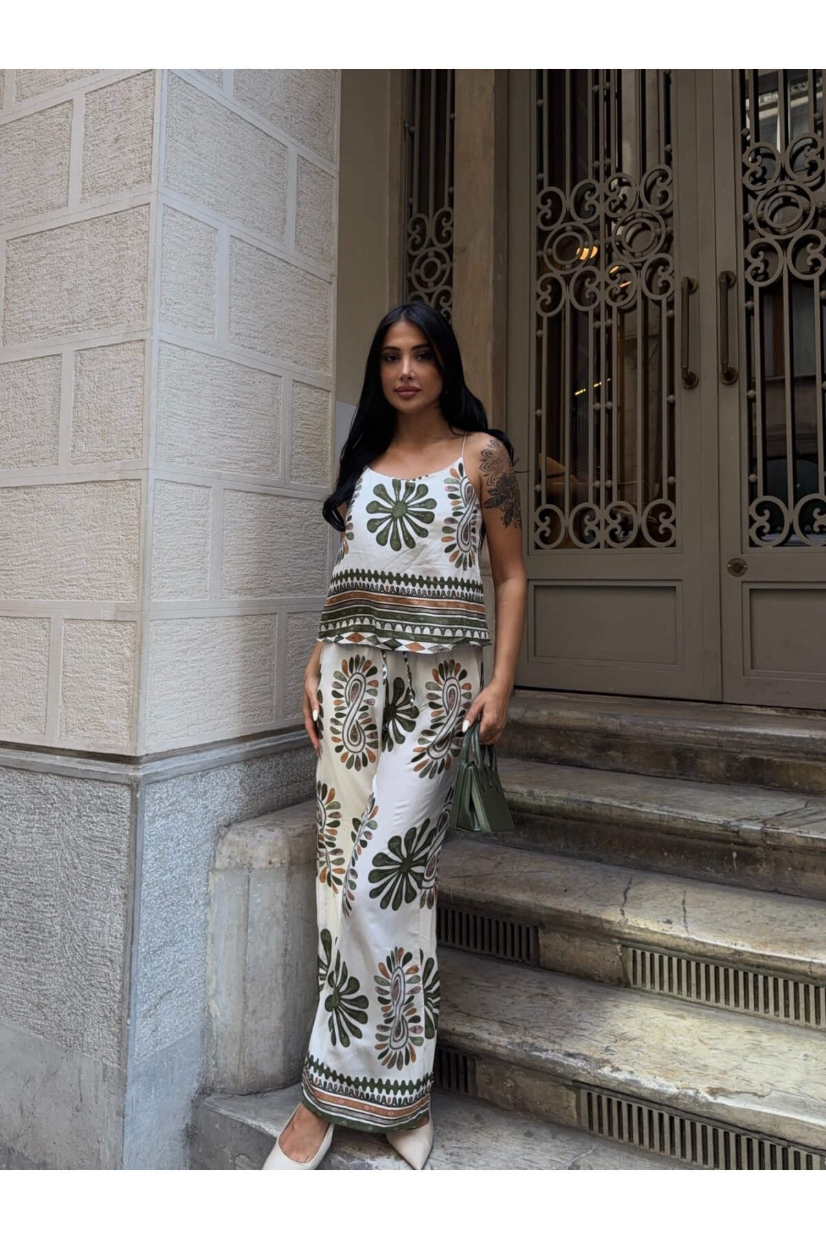 Desenli Kolsuz Üst ve Pantalon Takım Yeşil