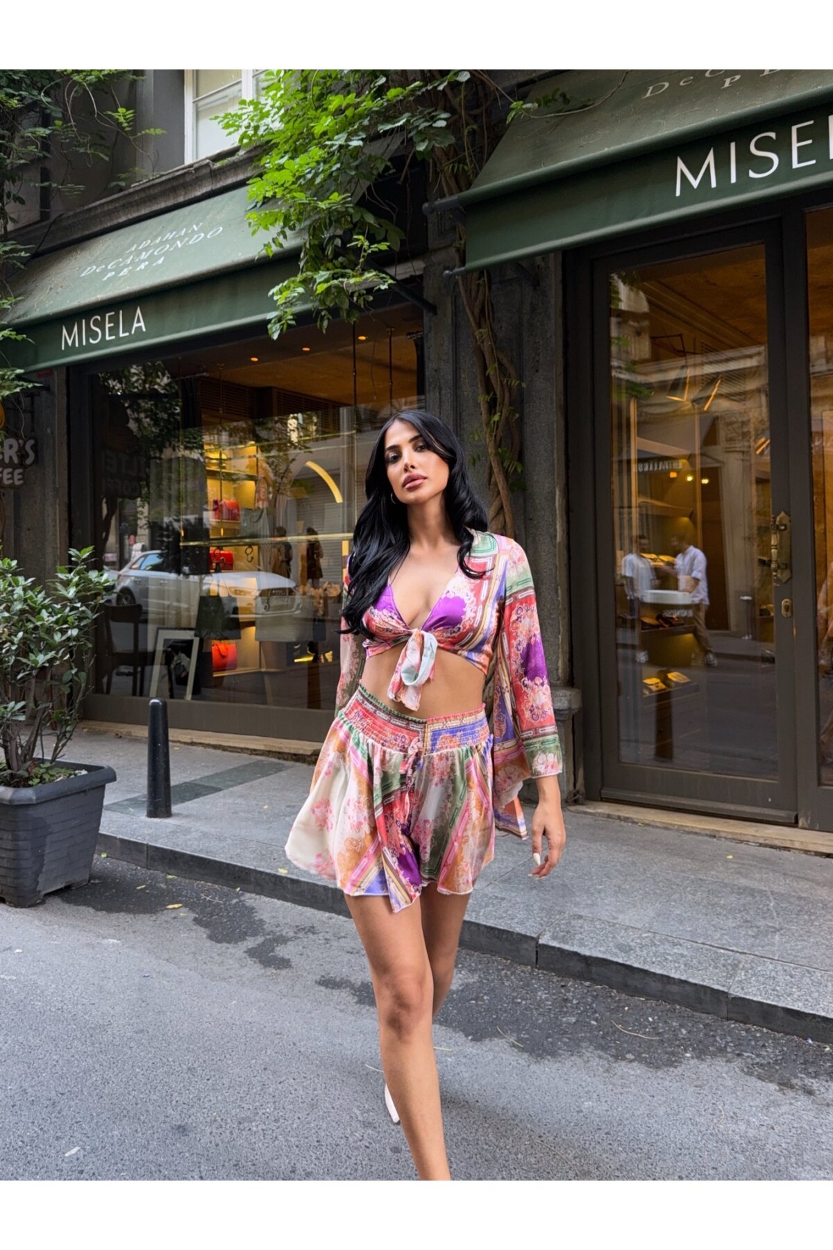 Desenli Şort ve Büstiyer Takım