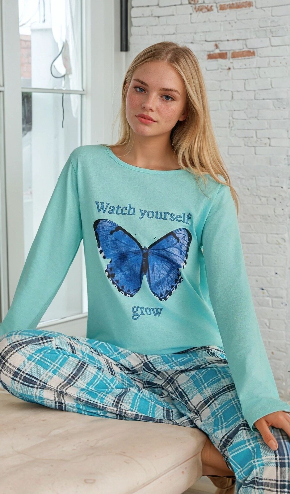 Ekose Desen Kelebek Baskılı Uzun Kol Pijama Takımı