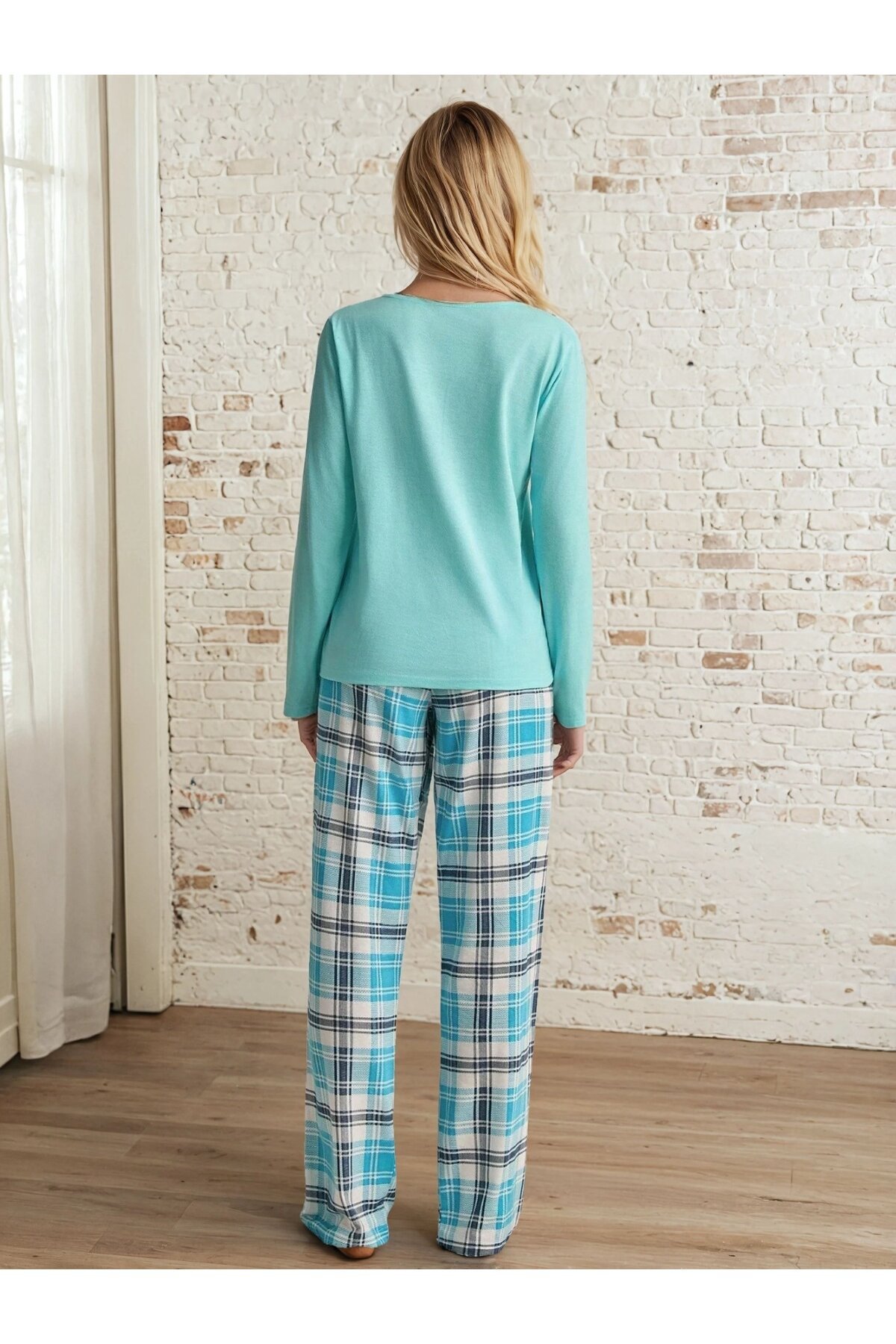 Ekose Desen Kelebek Baskılı Uzun Kol Pijama Takımı