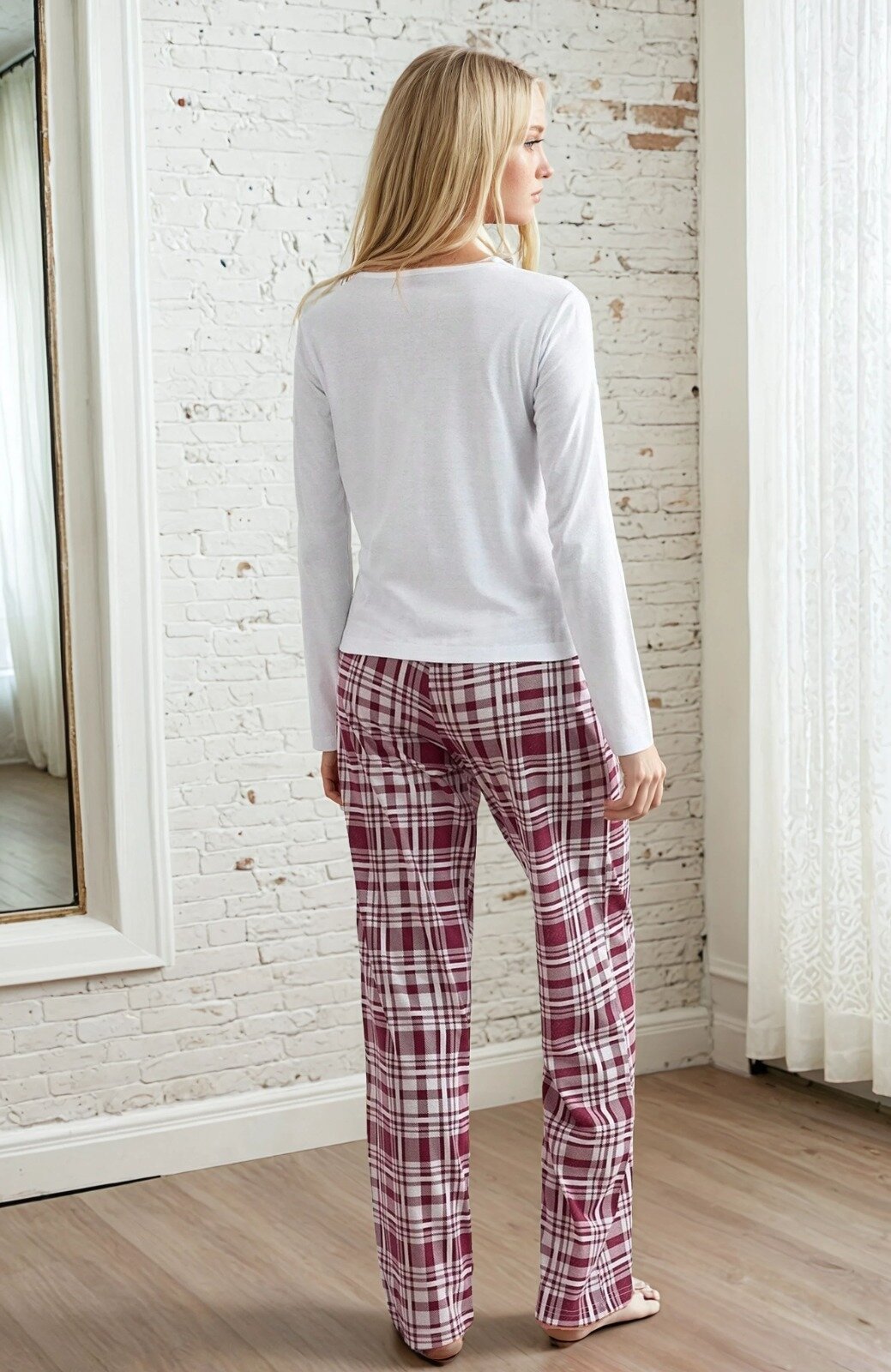 Ekose Desen Yazı Baskılı Uzun Kol Pijama Takımı