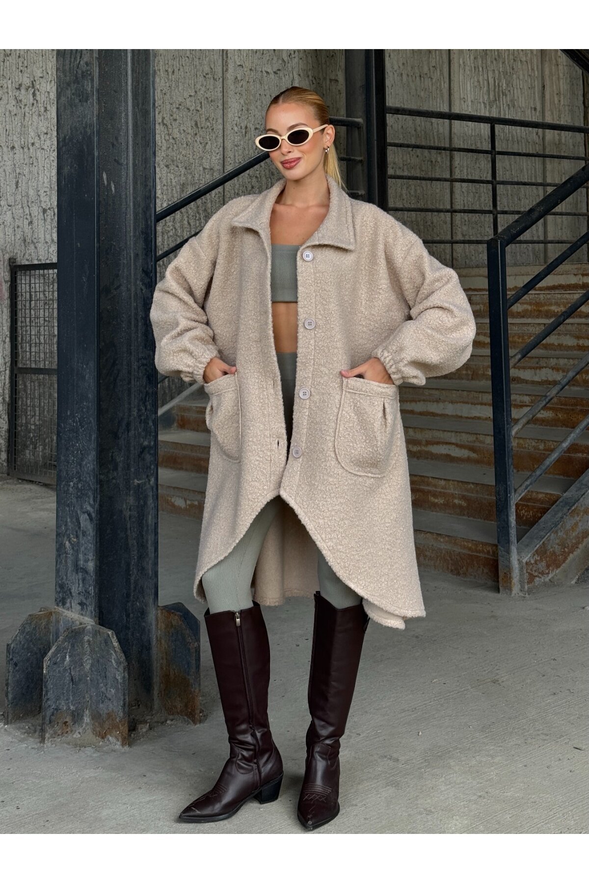 Geniş Çift Cepli Kalın Buklet Kumaş Mevsimlik Mont Bej