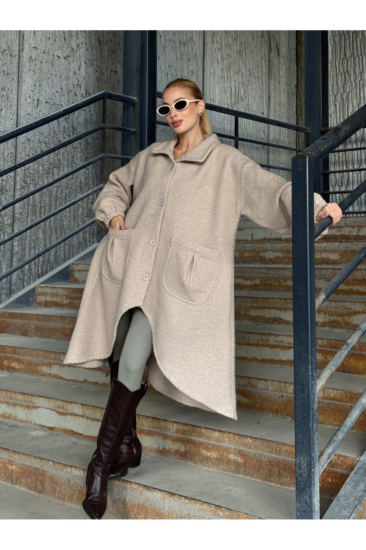 Geniş Çift Cepli Kalın Buklet Kumaş Mevsimlik Mont Bej