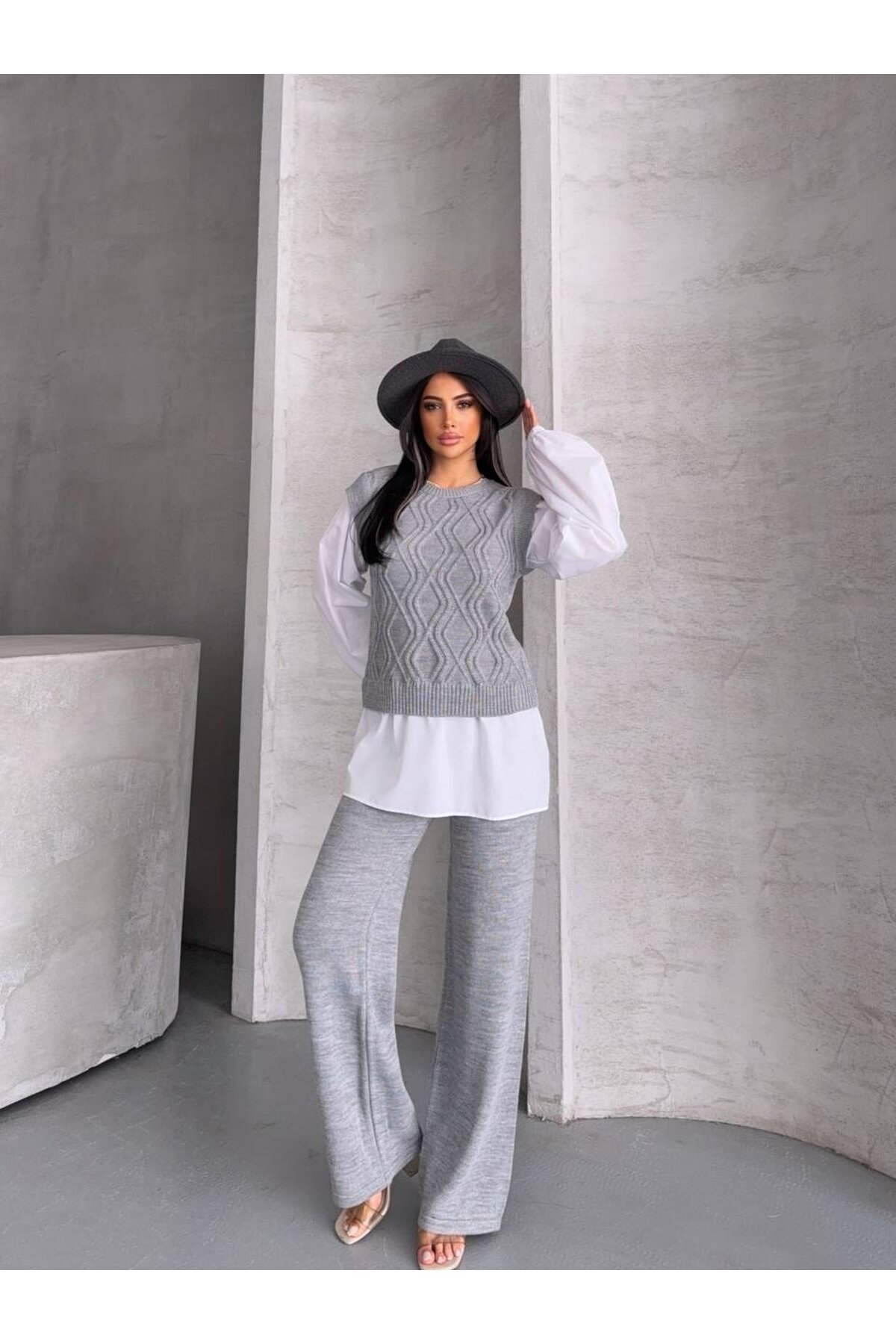 Gömlek Detaylı Triko Takım