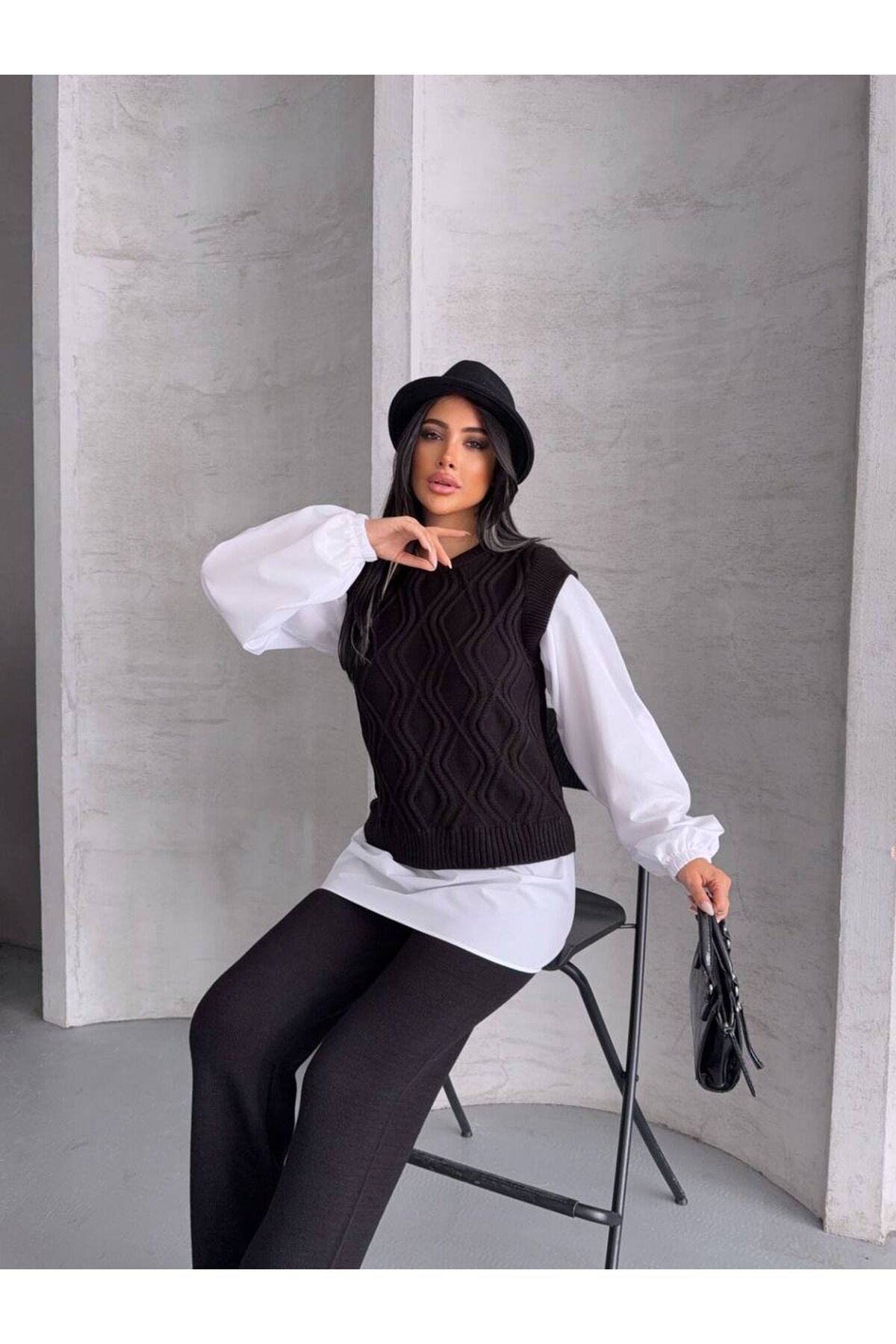 Gömlek Detaylı Triko Takım