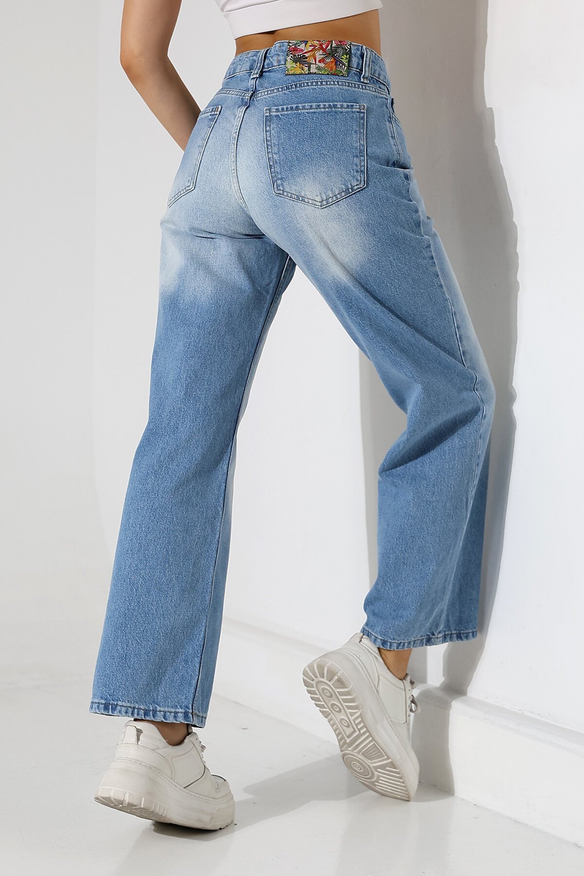 Kadın Açık Mavi Yüksek Bel Bol Paça Jean