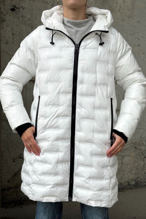 Kapitoneli Fermuarlı Kapüşonlu Uzun Şişme Mont