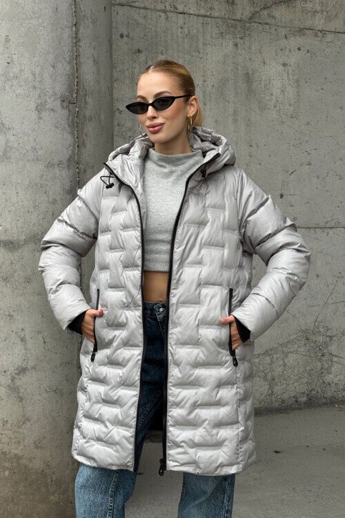 Kapitoneli Fermuarlı Kapüşonlu Uzun Şişme Mont