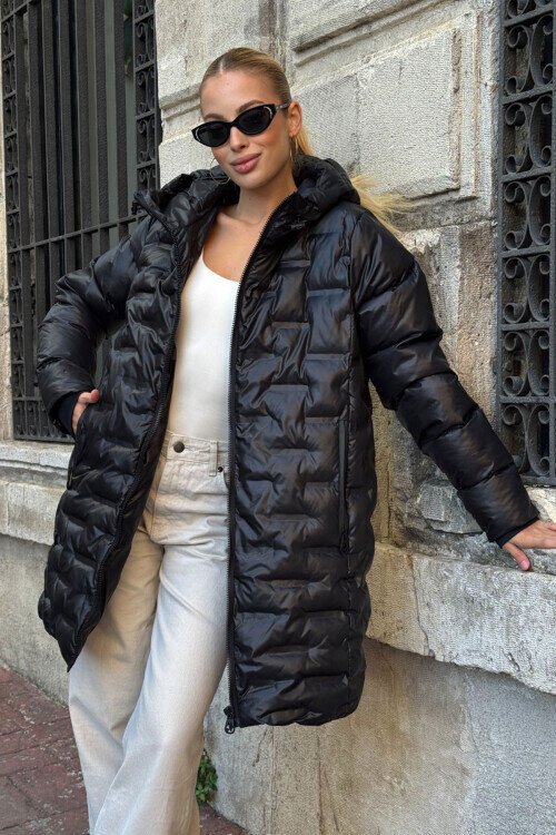 Kapitoneli Fermuarlı Kapüşonlu Uzun Şişme Mont