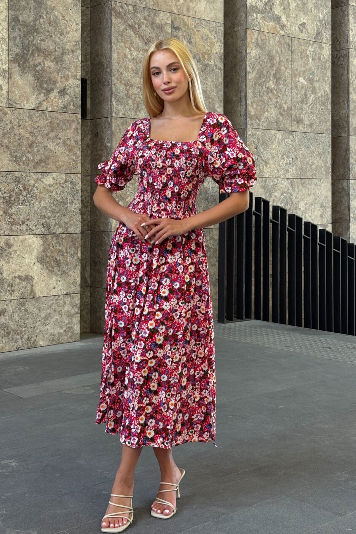 Kare Yaka Beli Gipeli Çiçek Desenli Elbise Fuşya