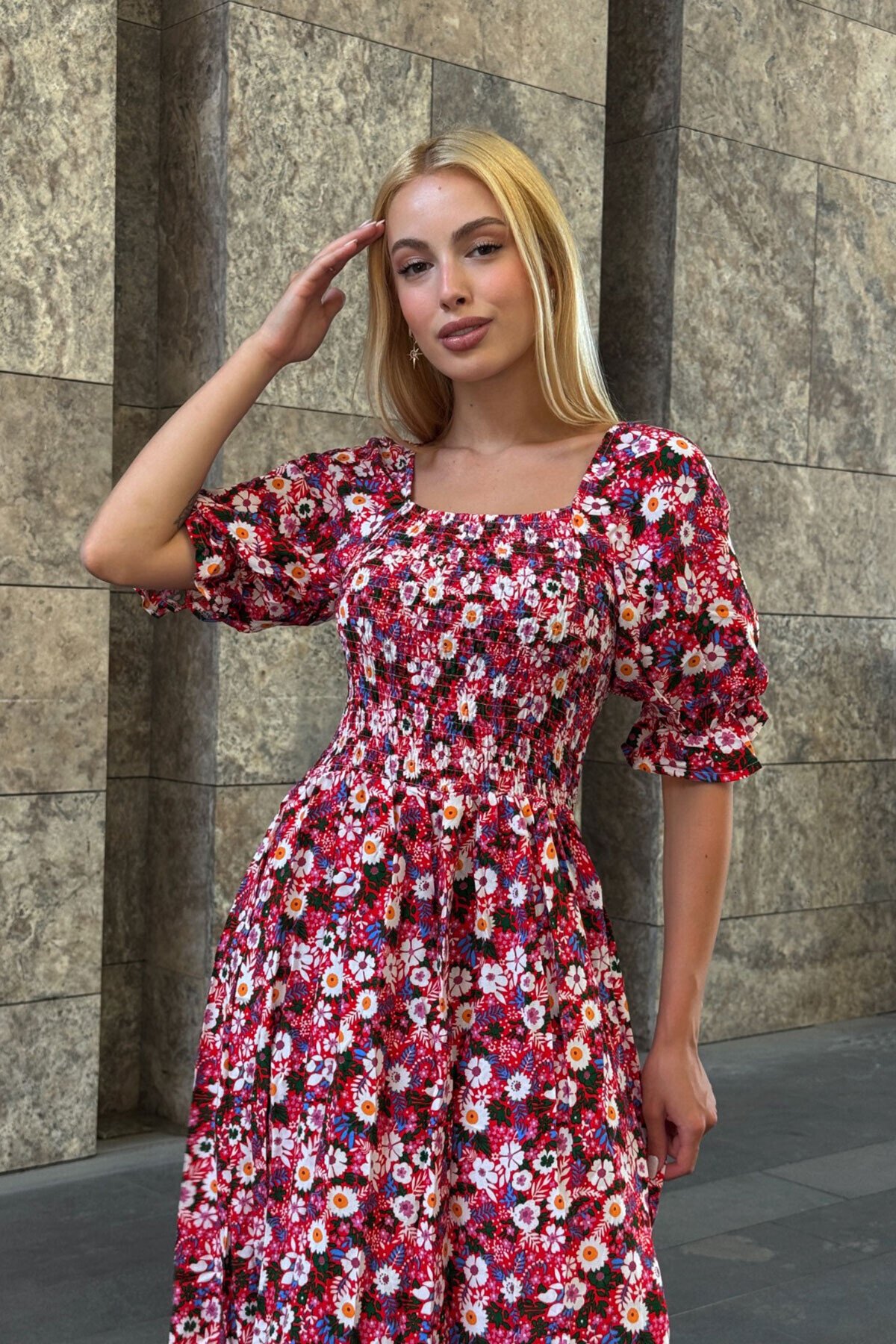 Kare Yaka Beli Gipeli Çiçek Desenli Elbise Fuşya