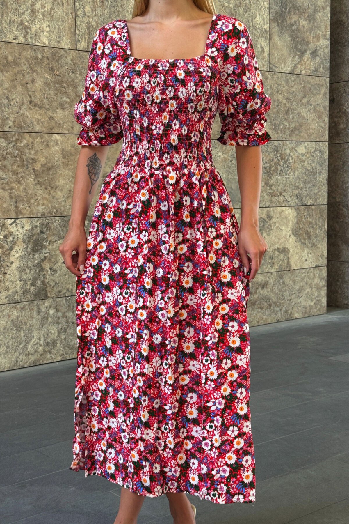 Kare Yaka Beli Gipeli Çiçek Desenli Elbise Fuşya