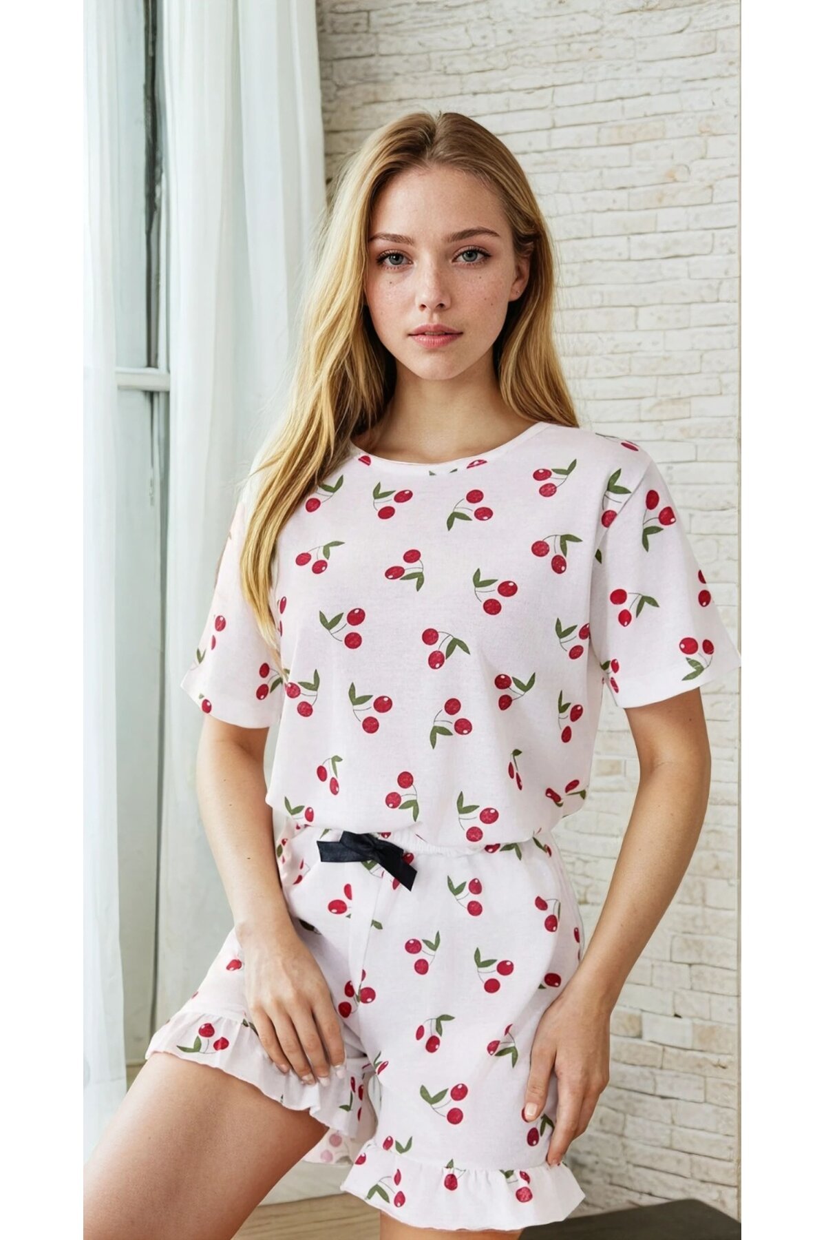 Kiraz Baskılı Kısa Kol Şortlu Pijama Takımı