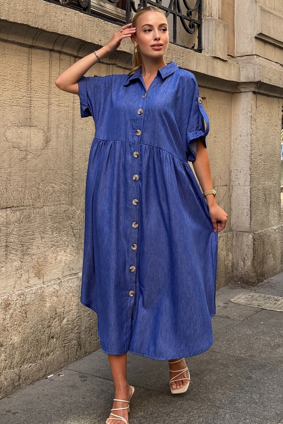 Kısa Kollu Düğme Detaylı Midi Boy Gömlek Elbise