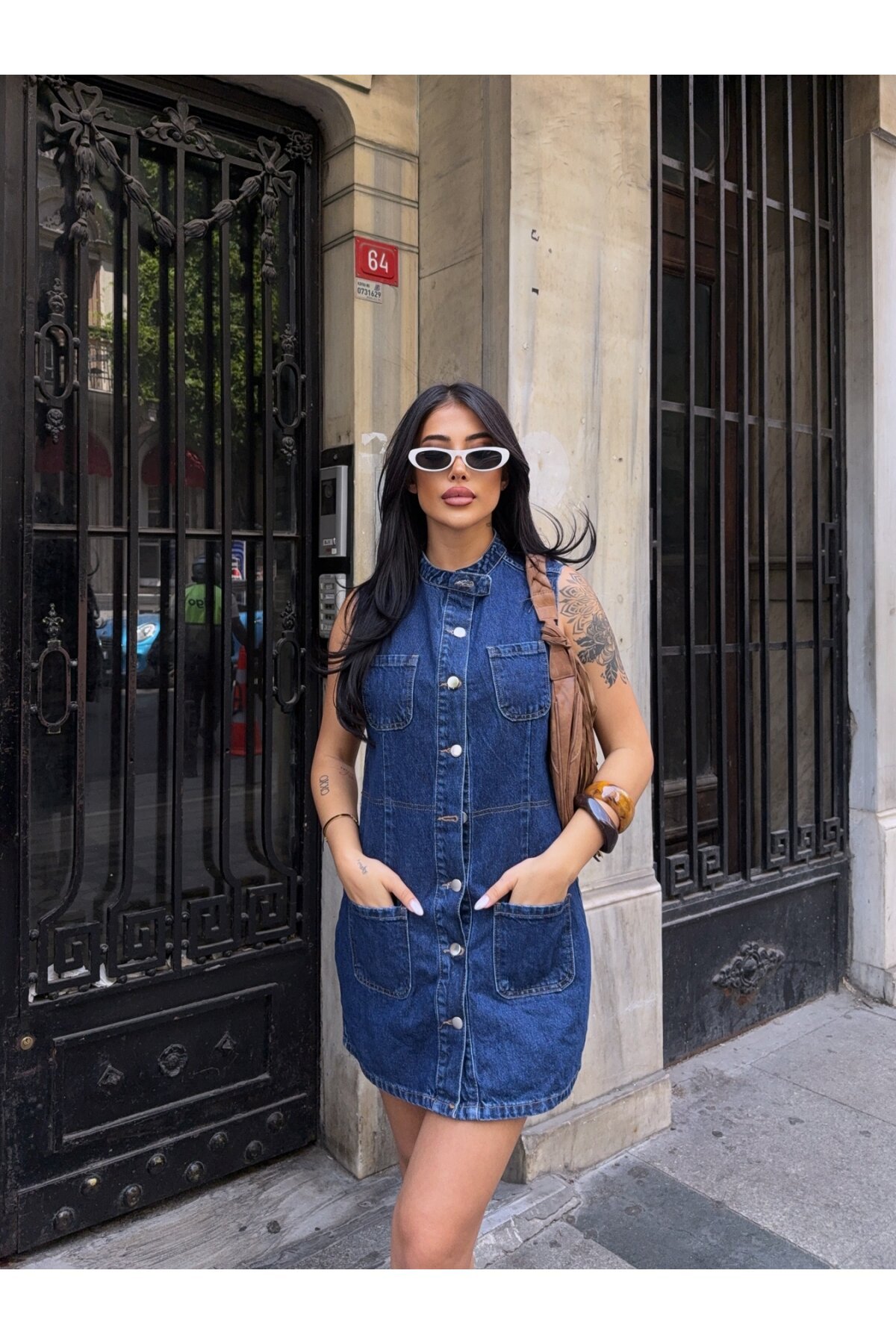 Kolsuz Önü Düğmeli Jean Elbise