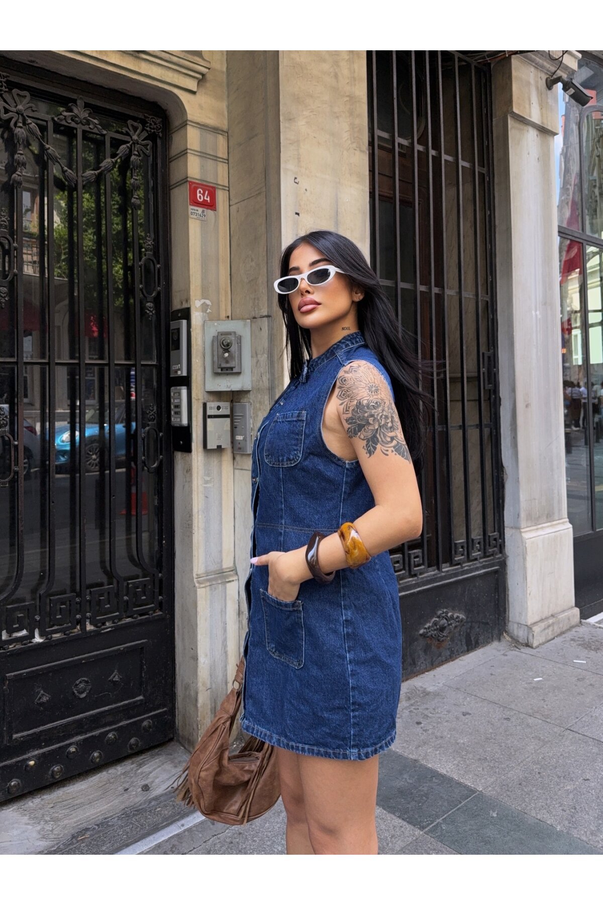 Kolsuz Önü Düğmeli Jean Elbise