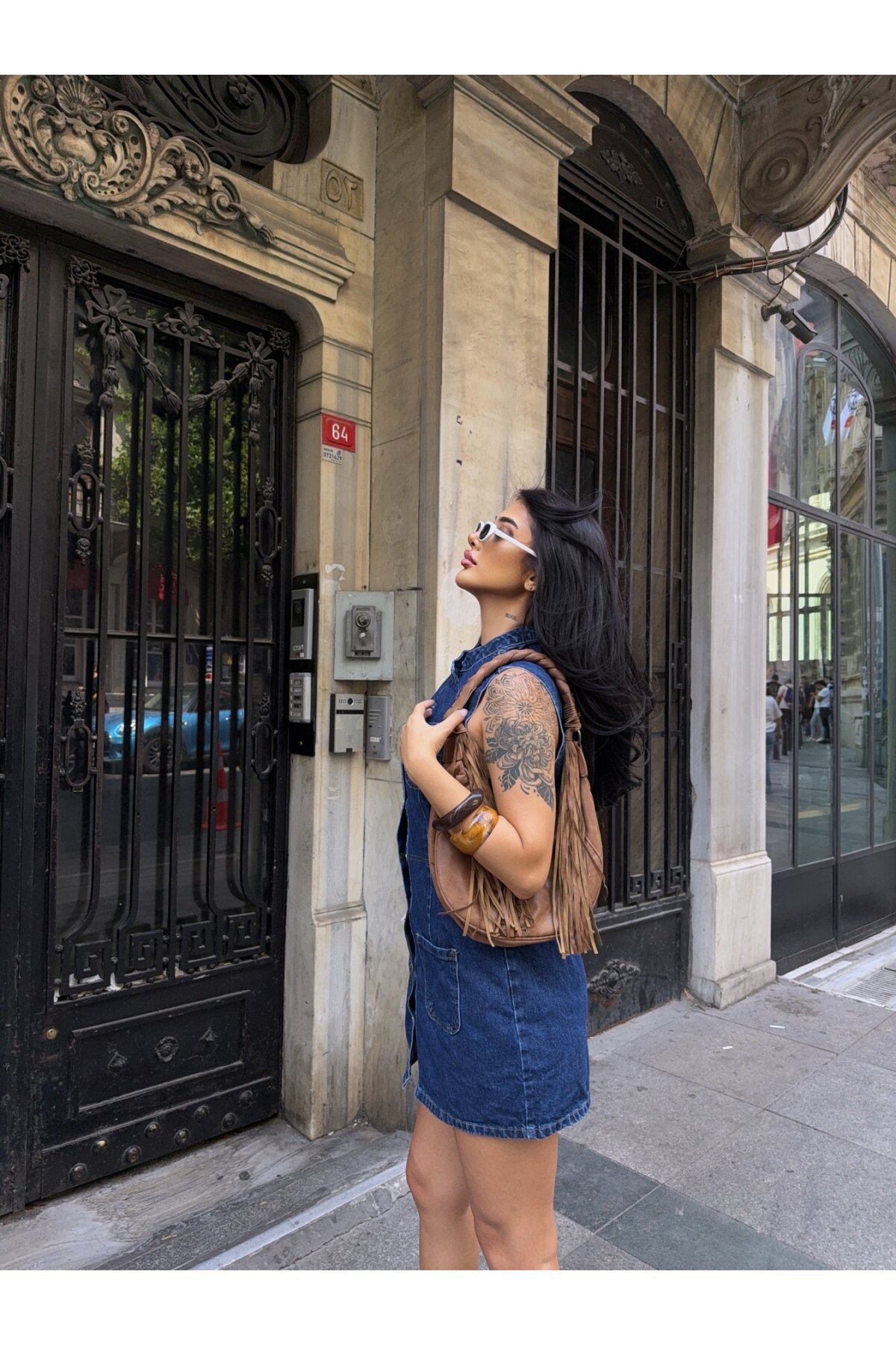 Kolsuz Önü Düğmeli Jean Elbise