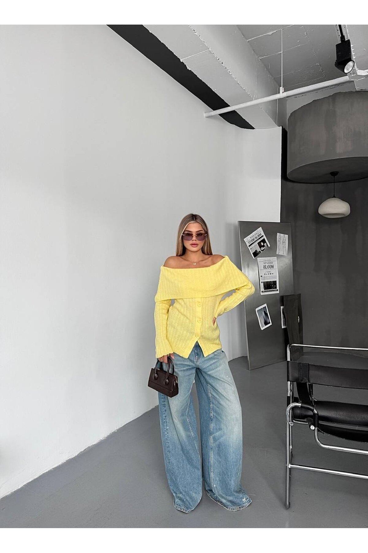 Madonna Yaka Düğmeli Triko Kazak