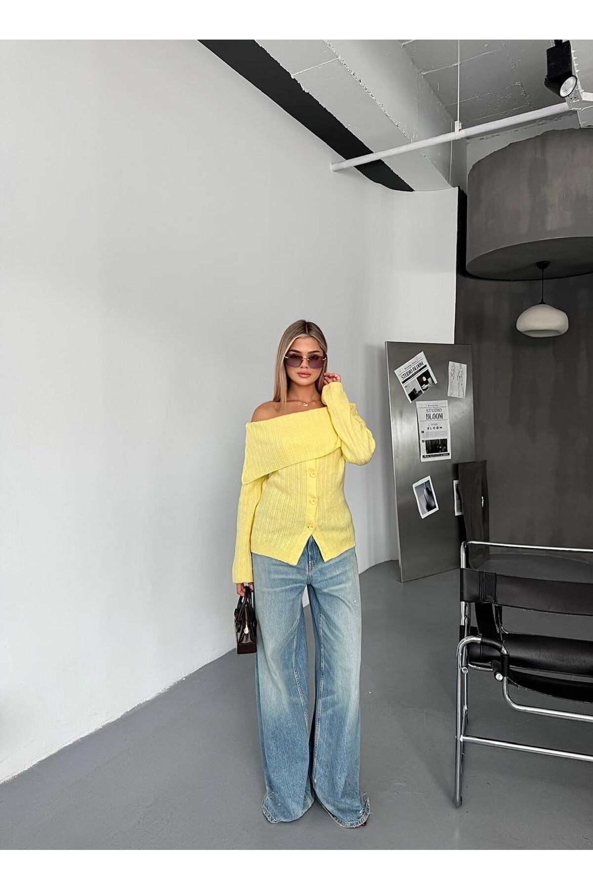 Madonna Yaka Düğmeli Triko Kazak