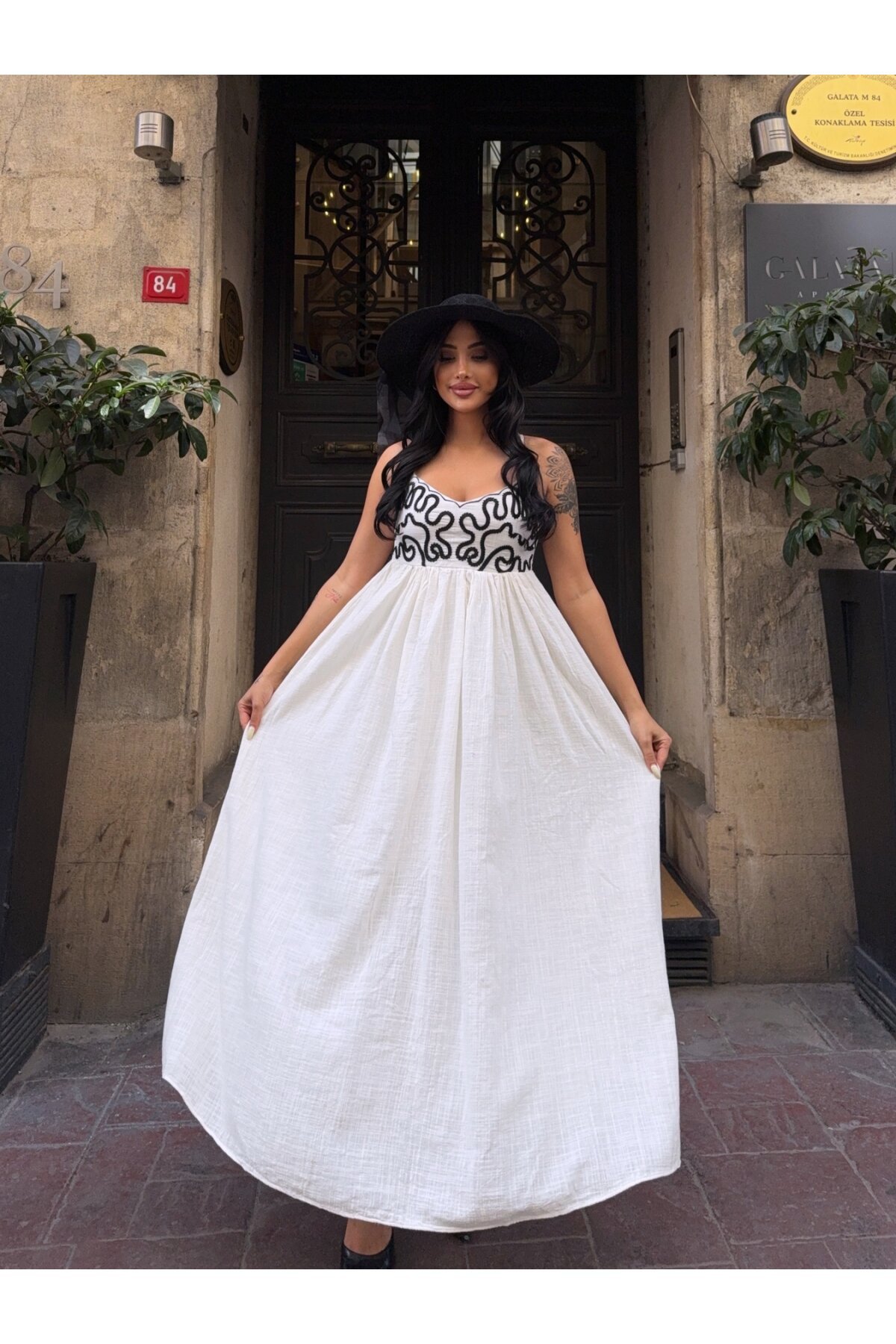 Nakış Detaylı Keten Astarlı Elbise