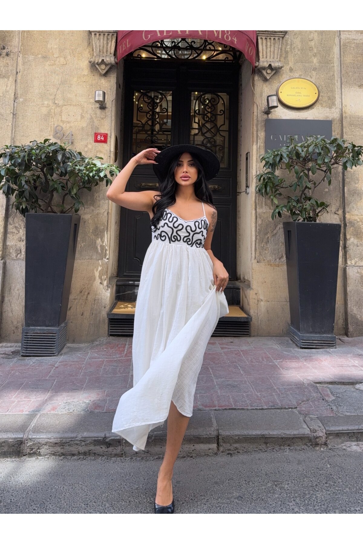 Nakış Detaylı Keten Astarlı Elbise