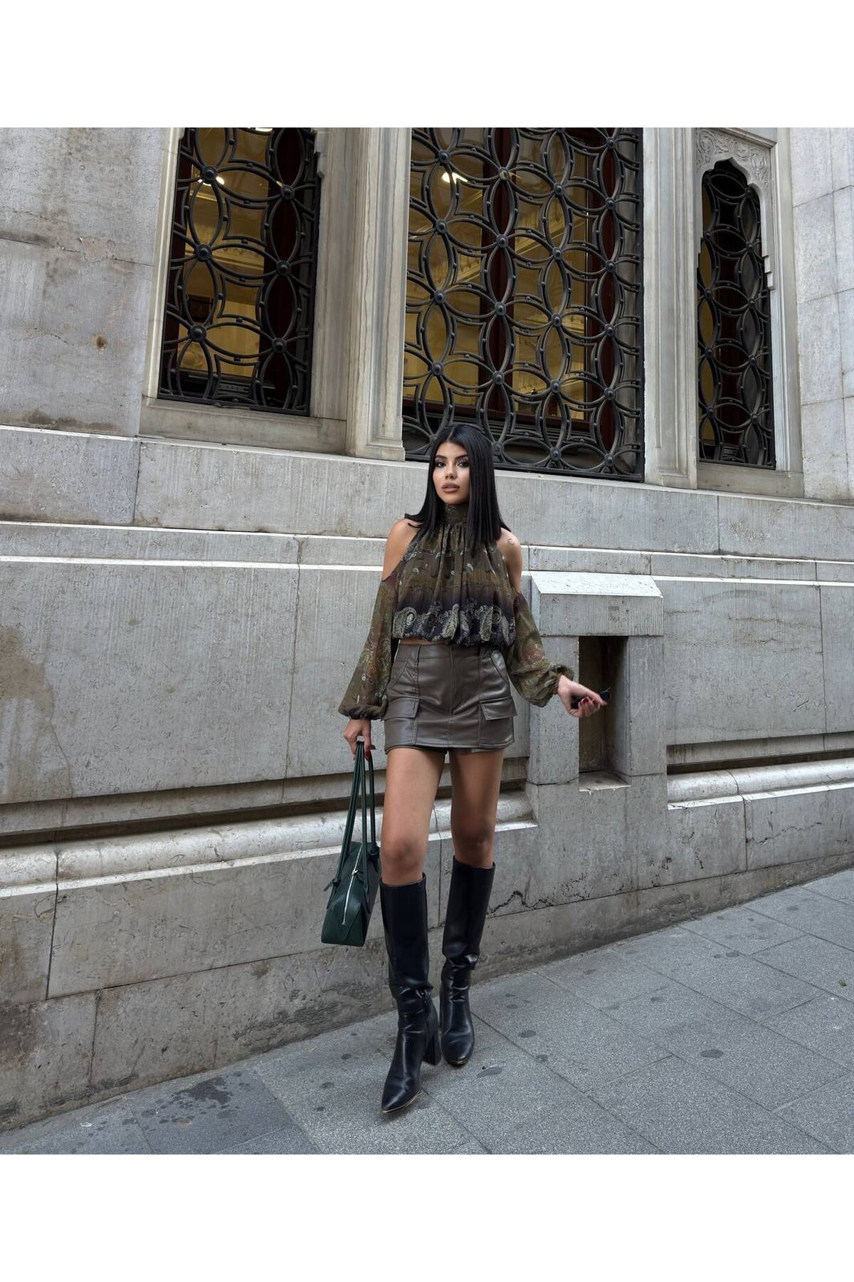 Omuz Açık Bel Detay Bluz