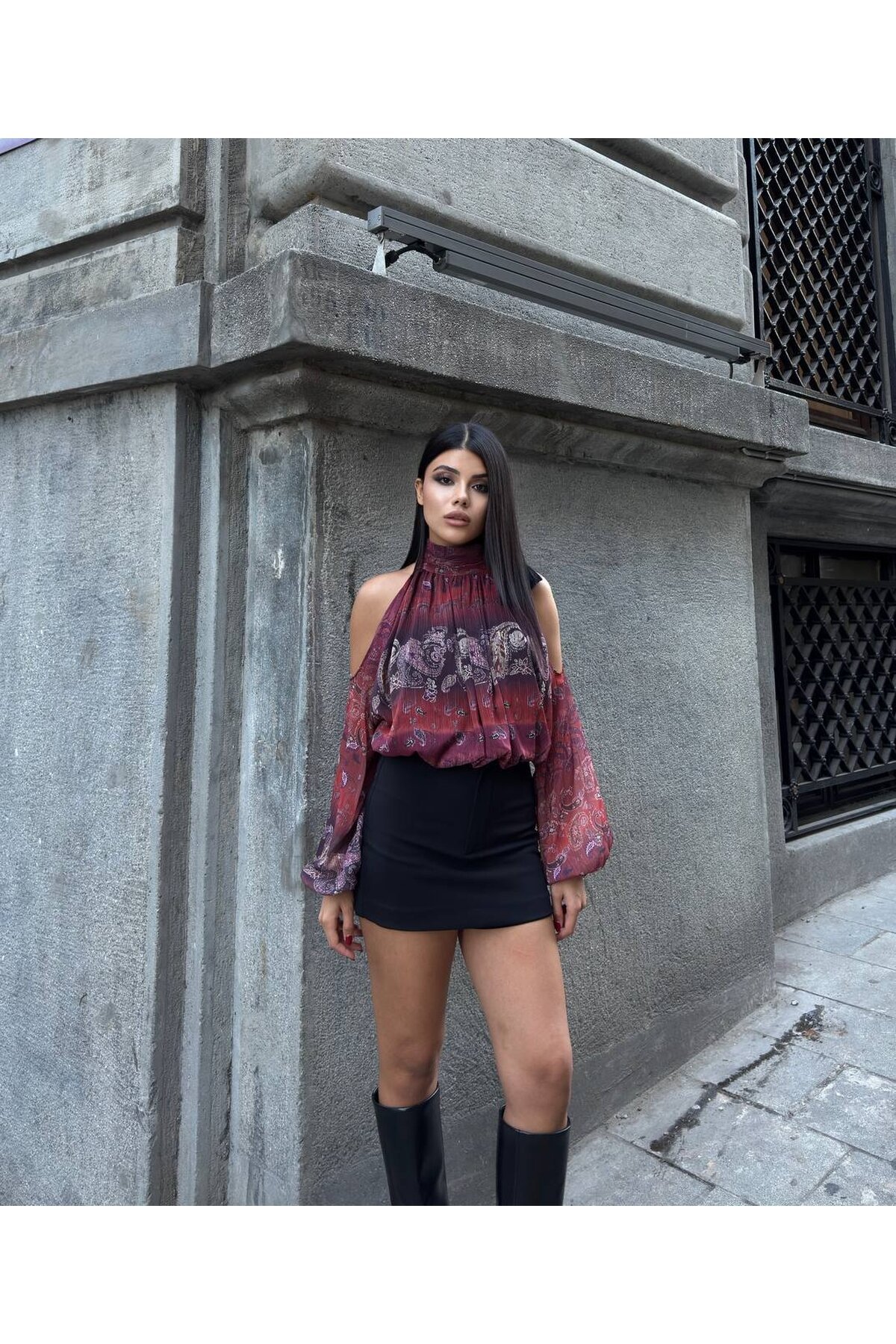 Omuz Açık Bel Detay Bluz