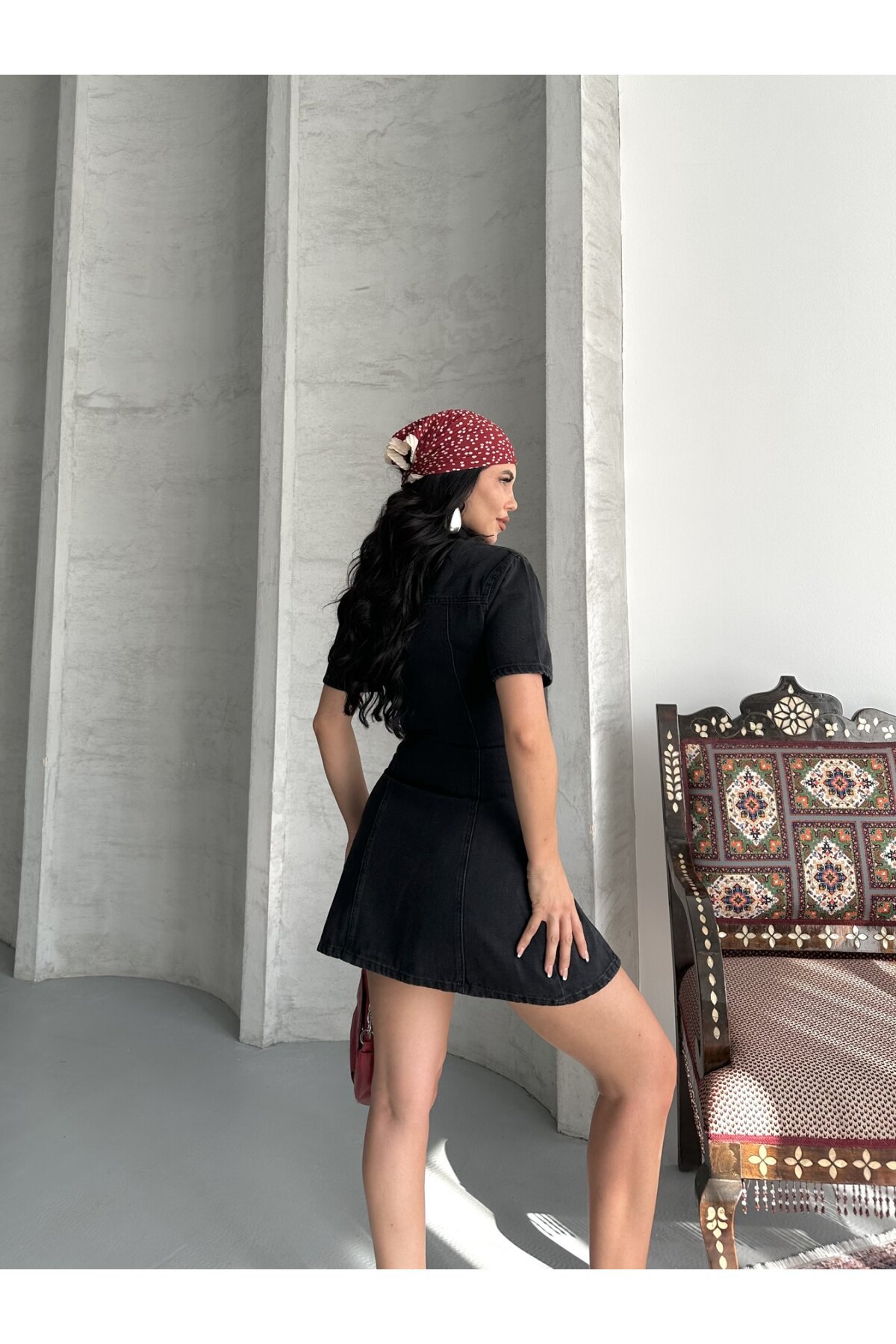 Önü Düğmeli Cepli Siyah Jean Elbise