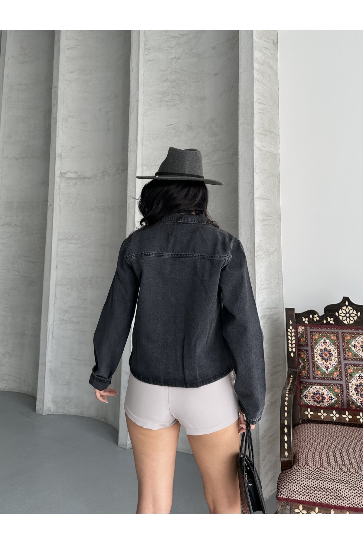 Önü Düğmeli Çift Cep Kot Ceket