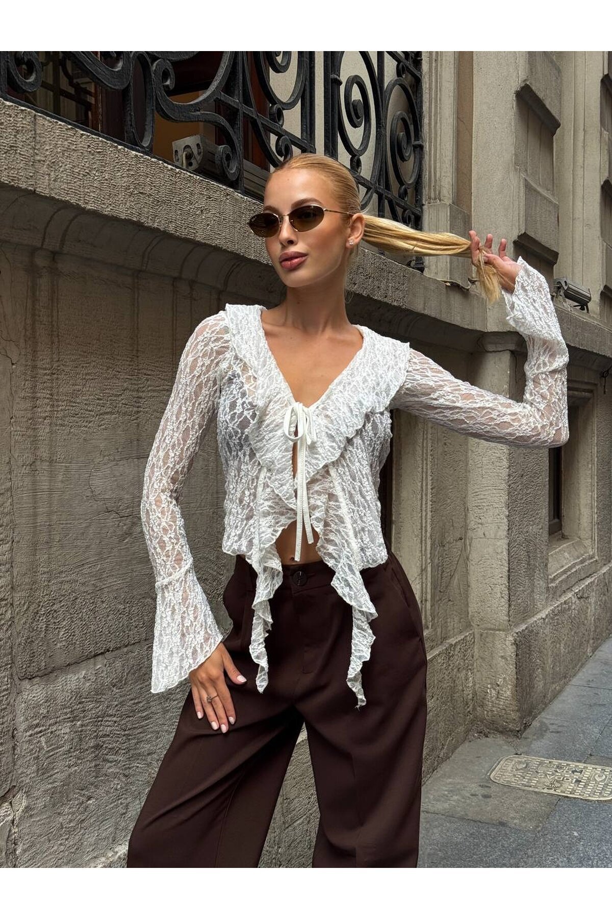 Pervazlı Dantel Kumaş Beyaz Bluz