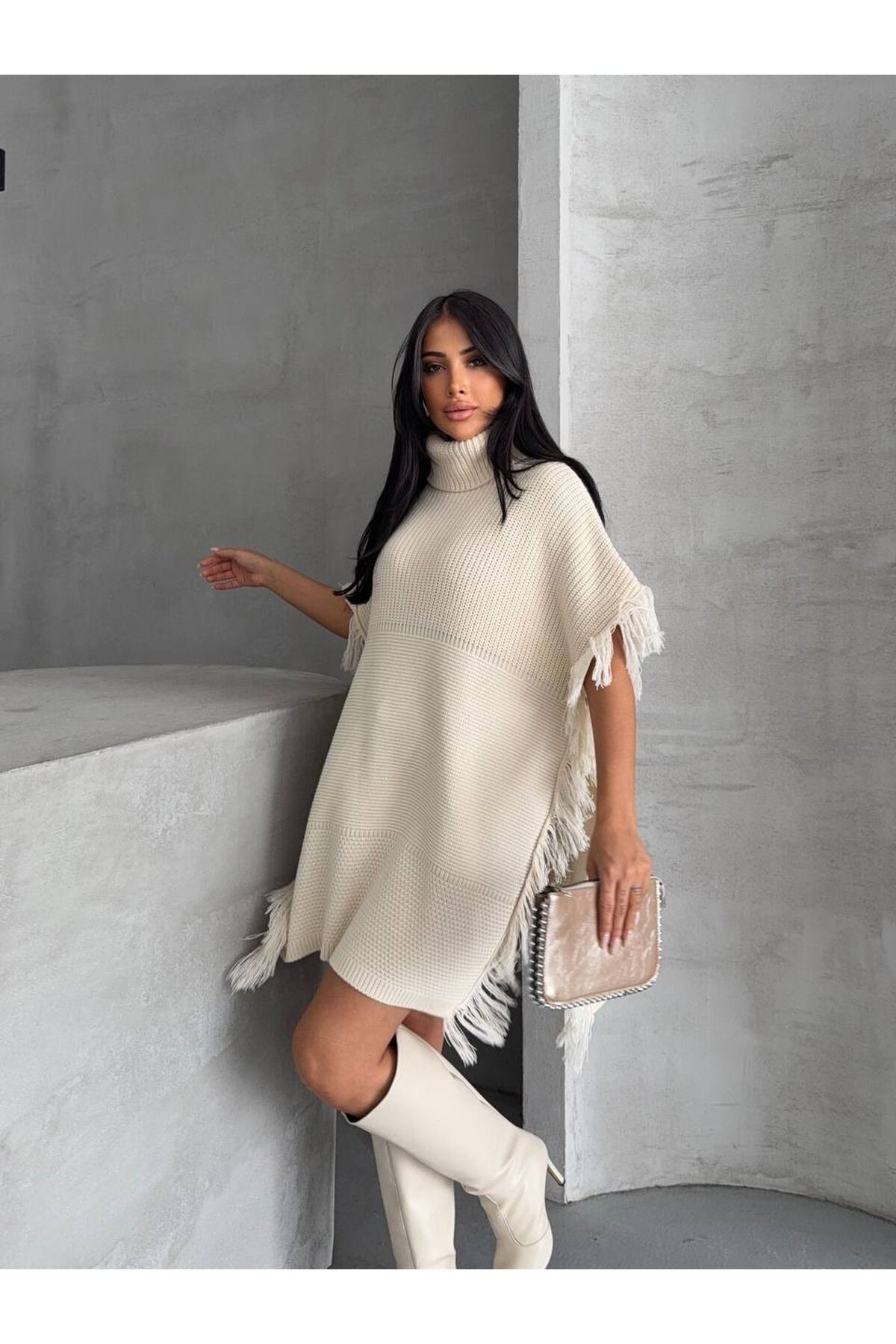 Püskül Detay Ekru Triko Panço