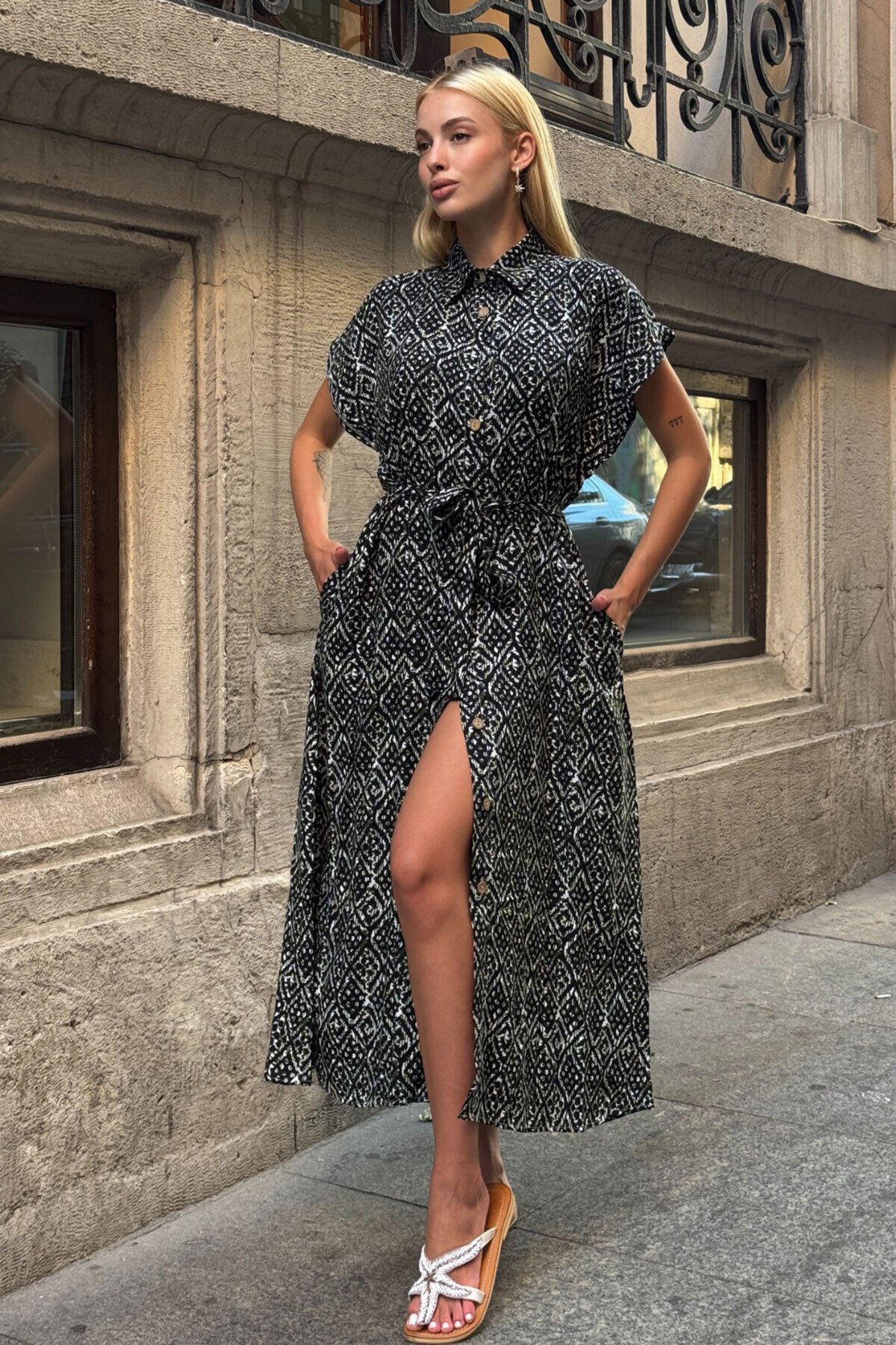 Siyah Kemerli Desenli Dokuma Gömlek Elbise