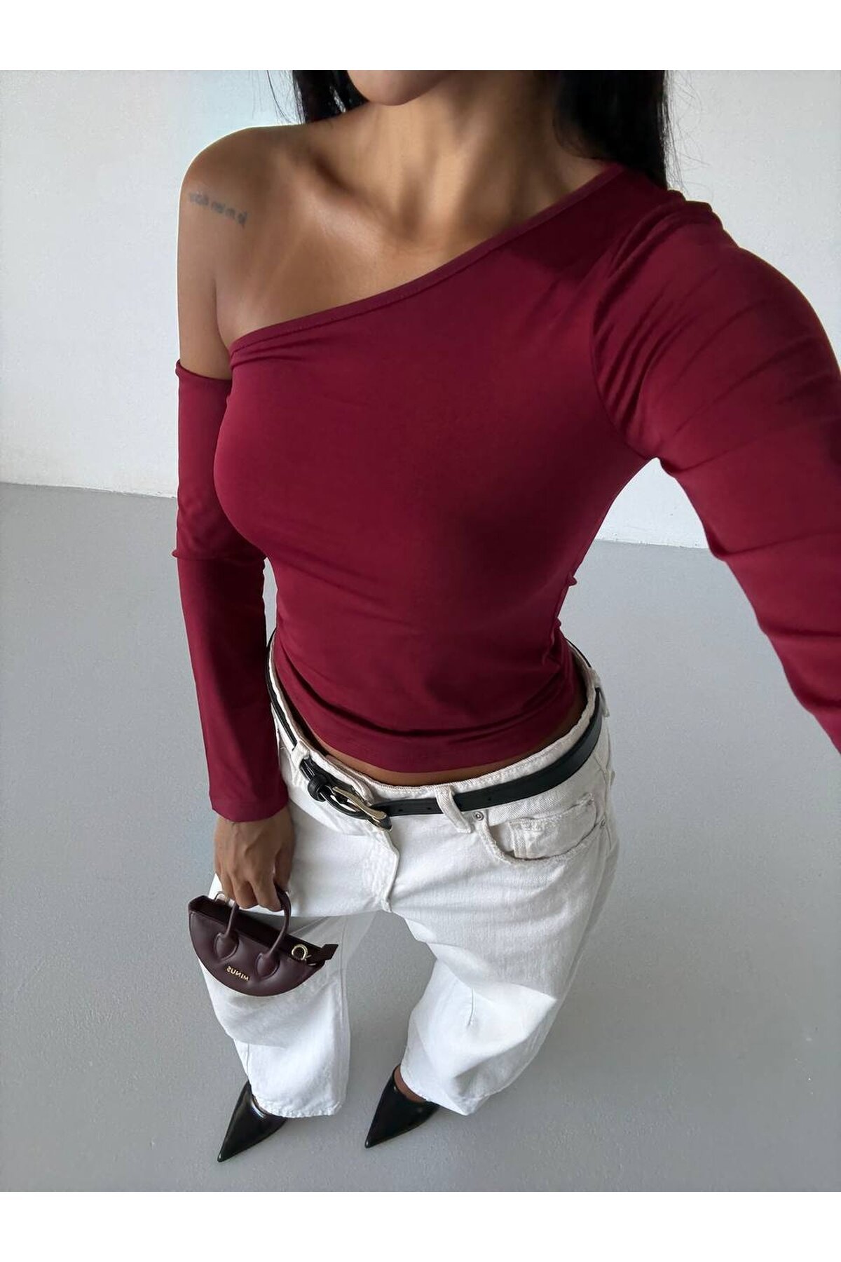 Tek Omuz Kol Detay Sandy Bluz