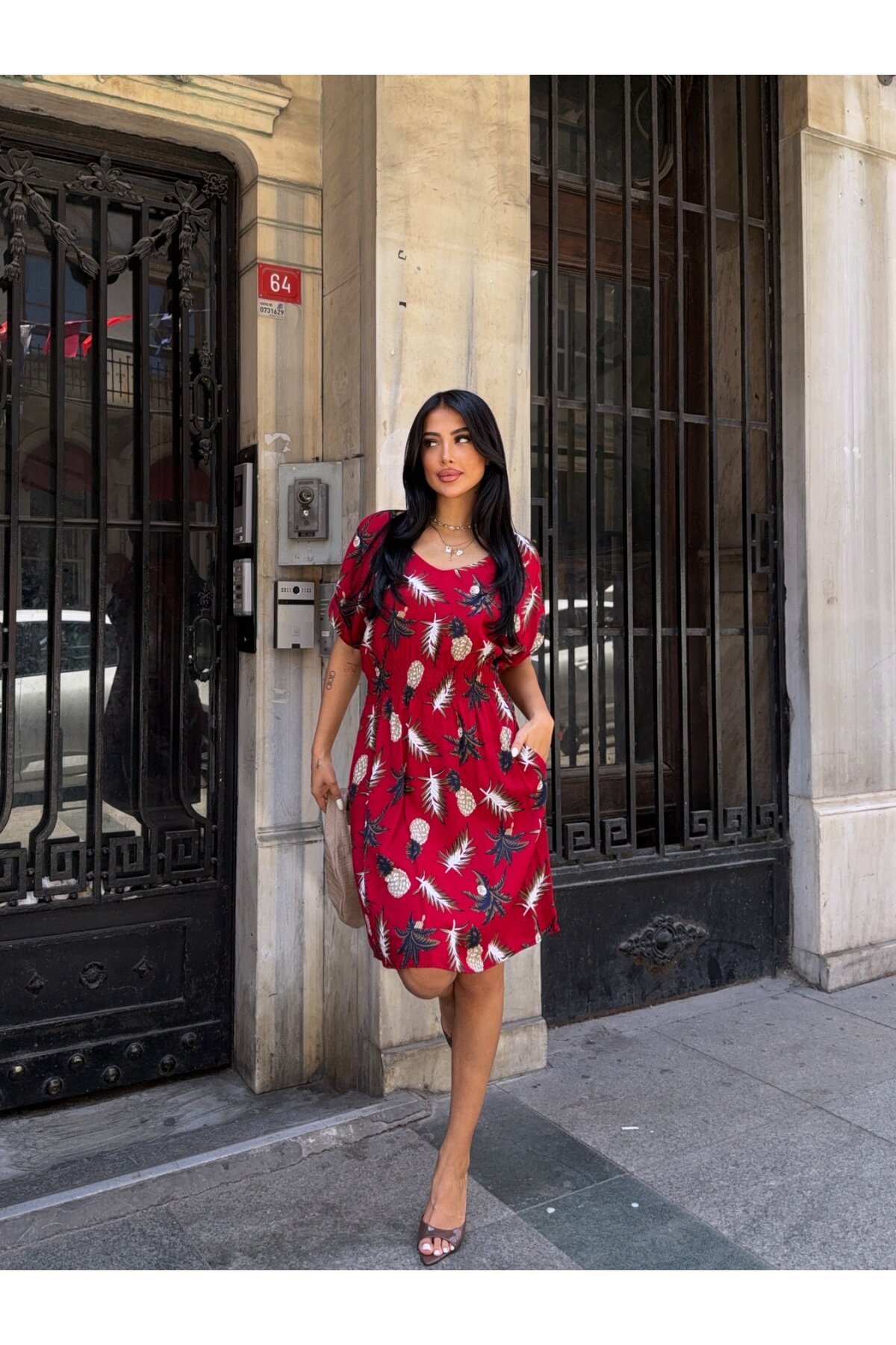 V Yaka Gipe Detaylı Desenli Bordo Viskon Elbise