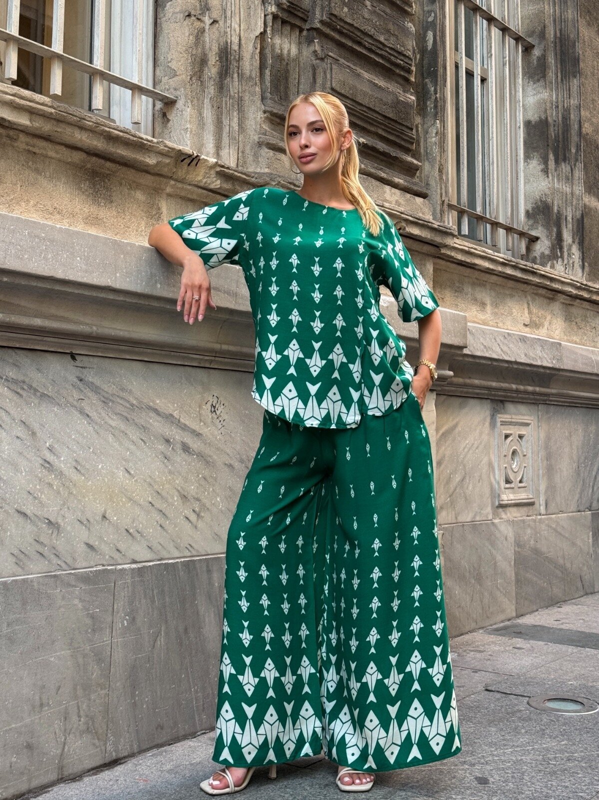 Viskon Kumaş Desenli Bol Paça Alt Üst Takım