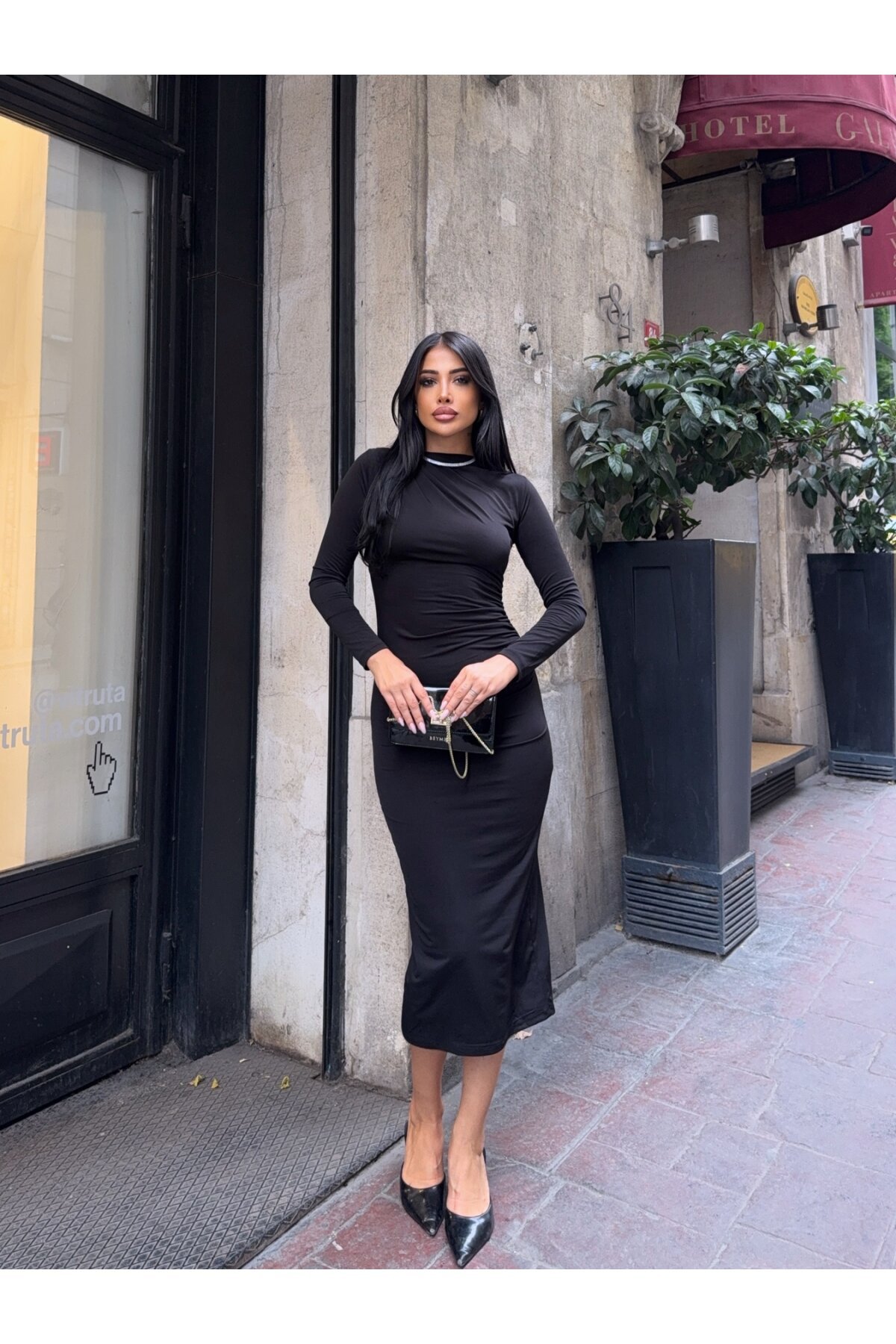 Yaka Detay Sandy Kumaş Elbise