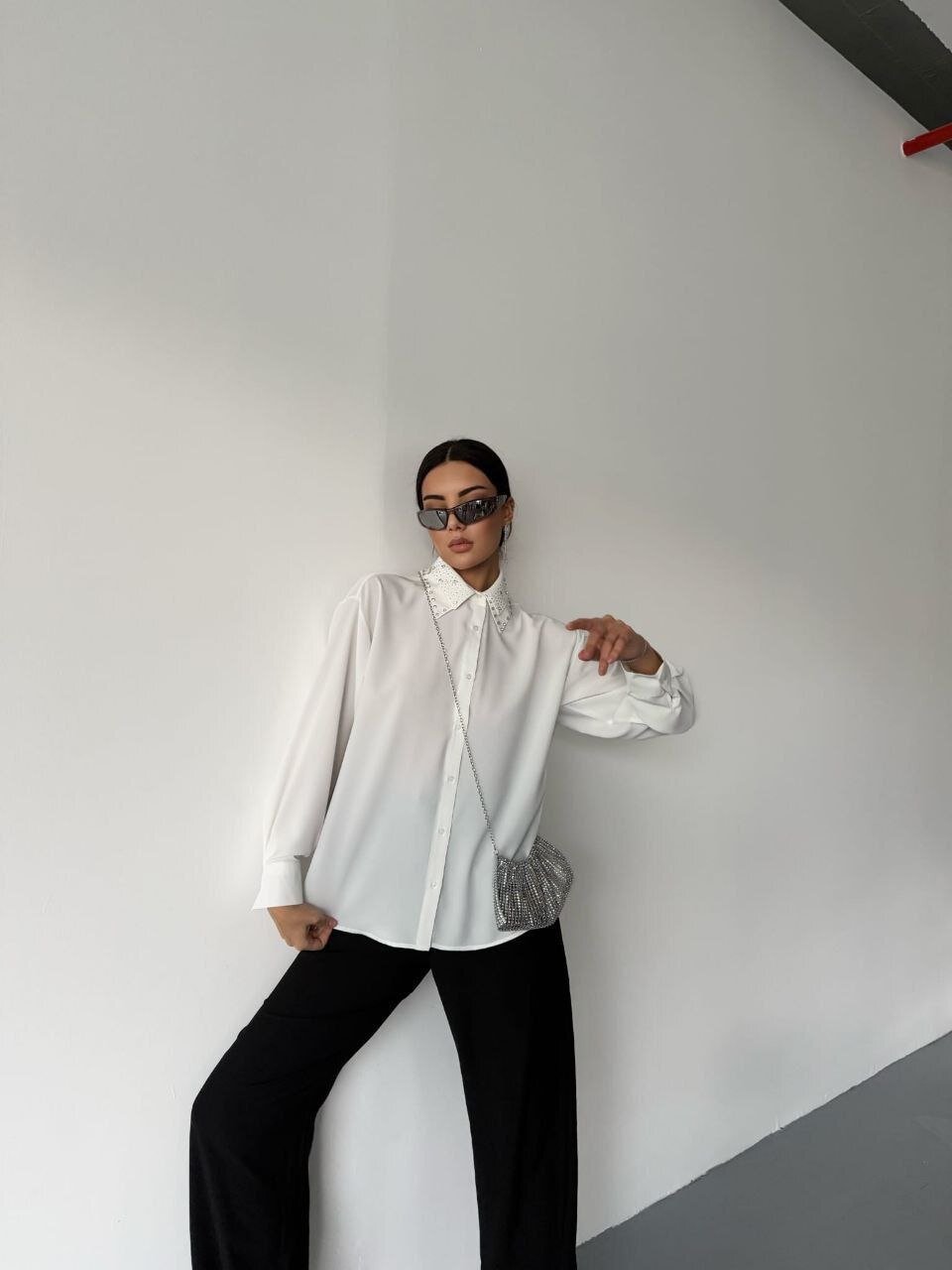 Yakası Taş Detay Gömlek